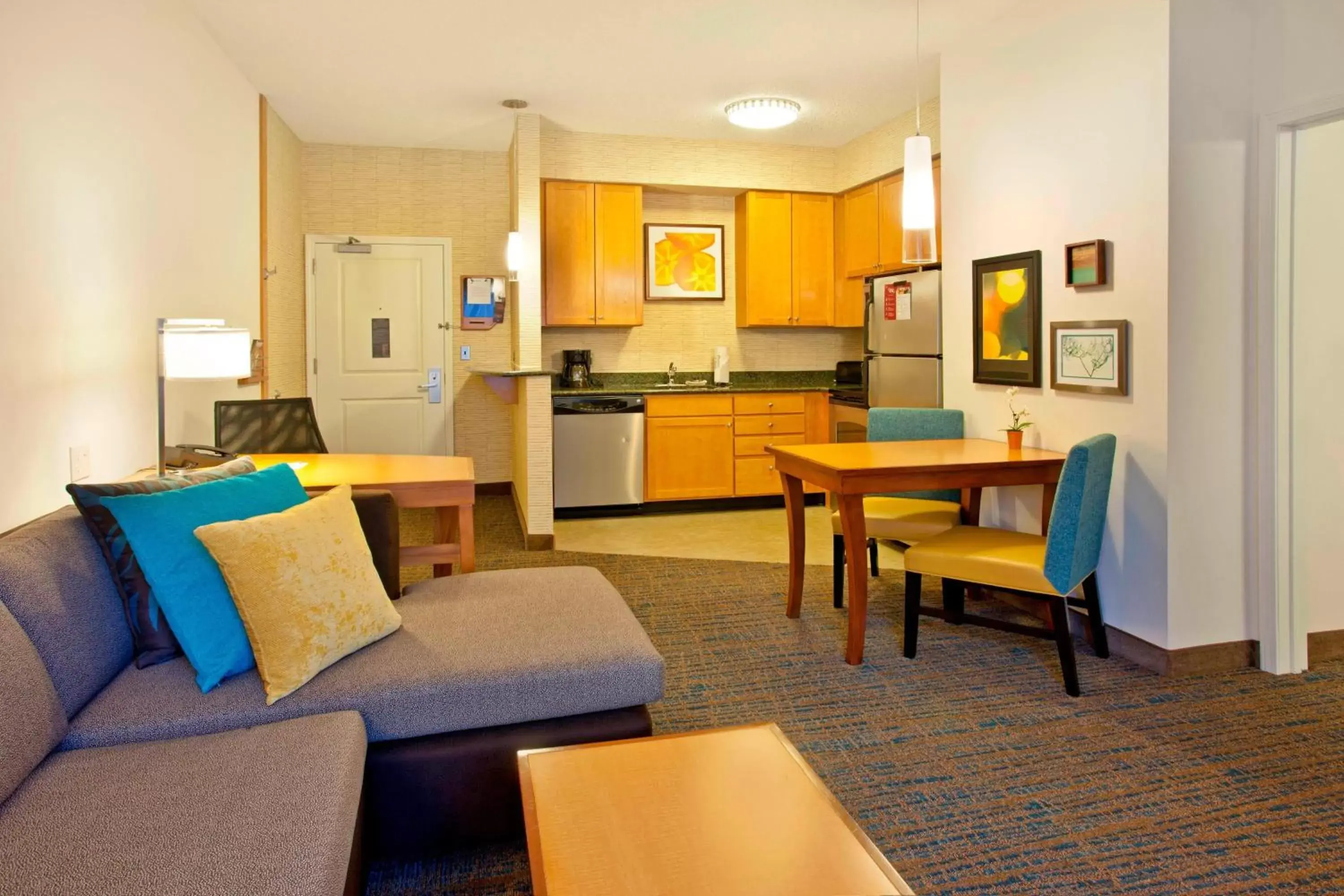 Living room, Seating Area in Residence Inn Bridgewater Branchburg