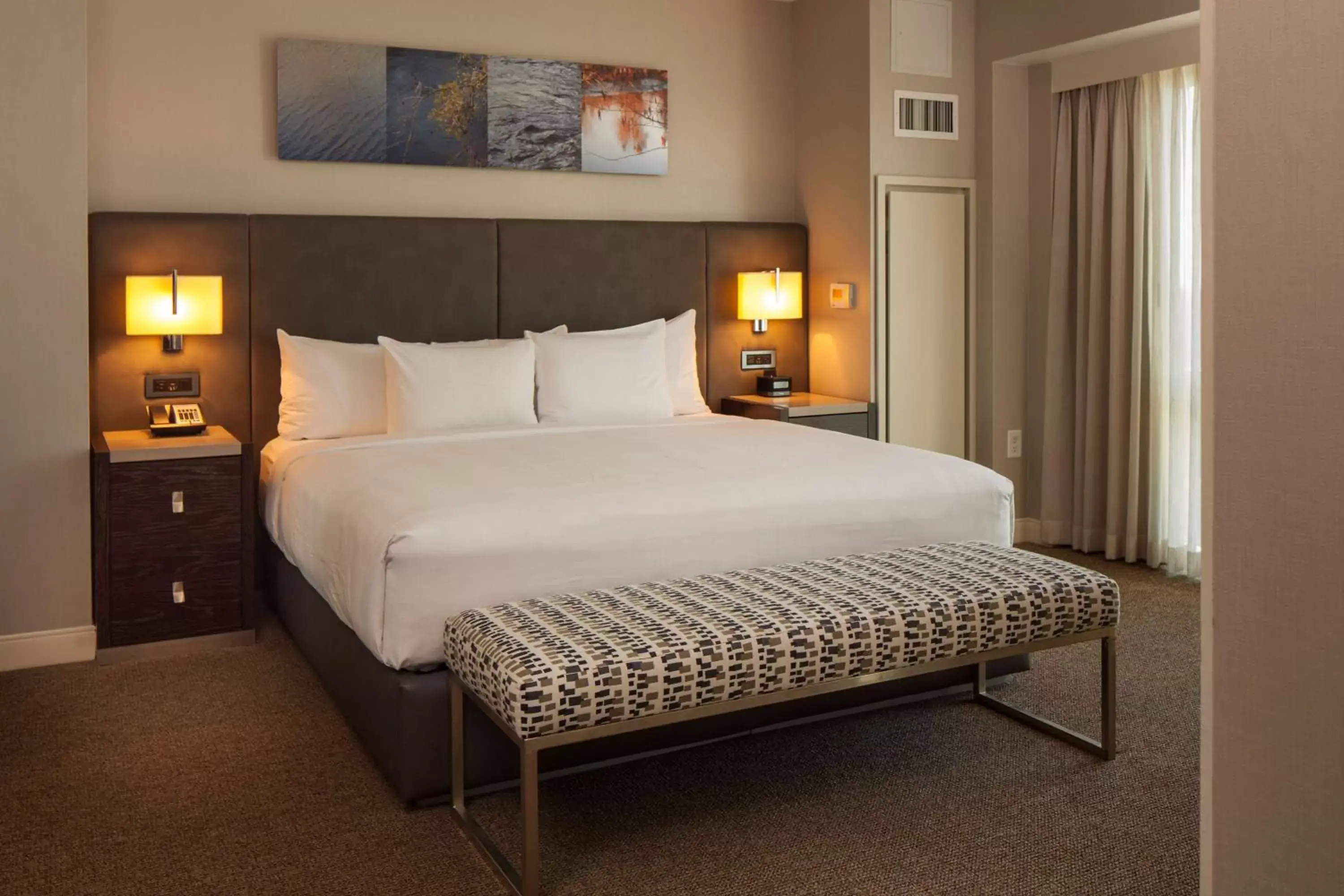 Photo of the whole room, Bed in Hyatt Regency Sacramento