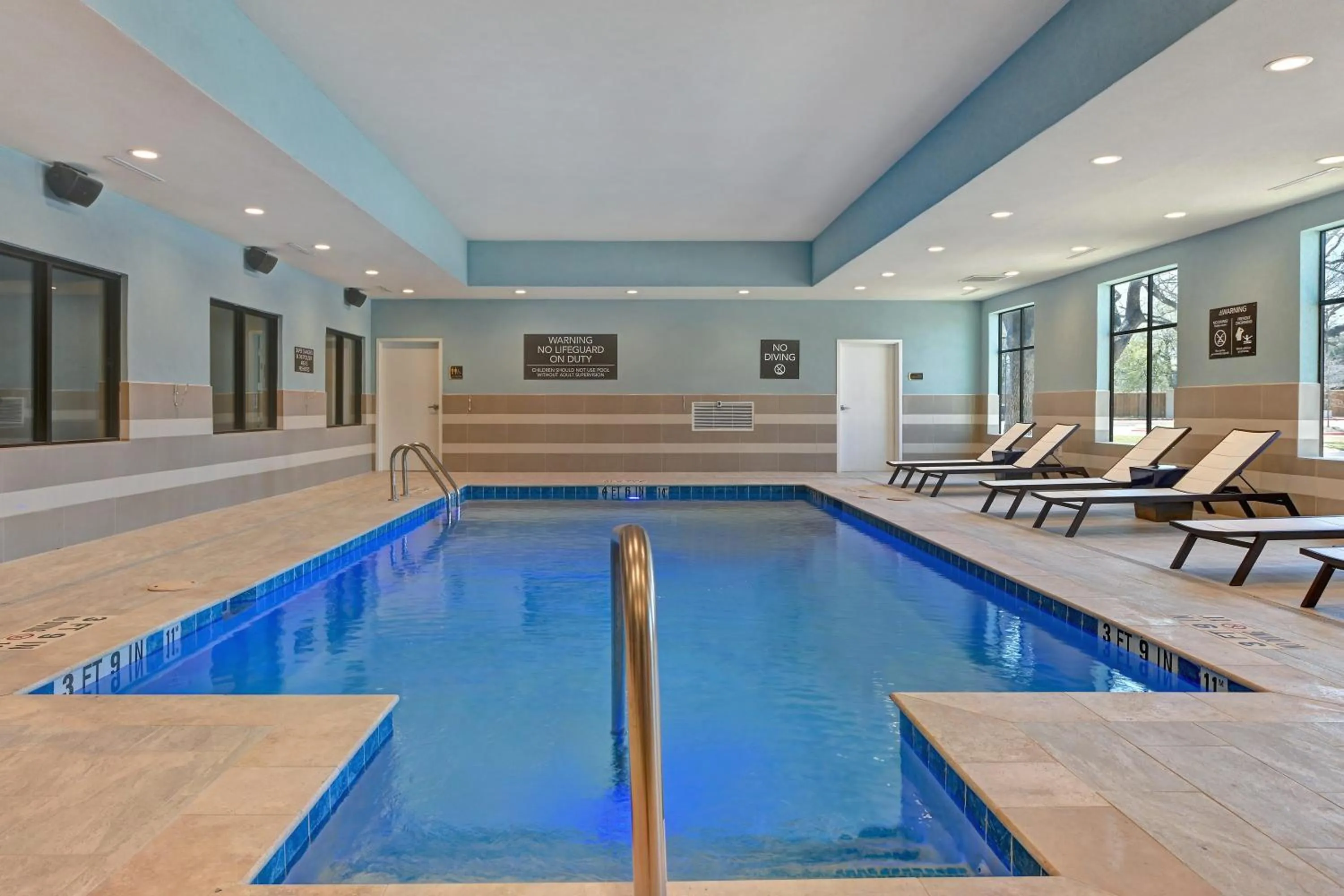 Swimming pool in Homewood Suites By Hilton Austin/Cedar Park-Lakeline, Tx