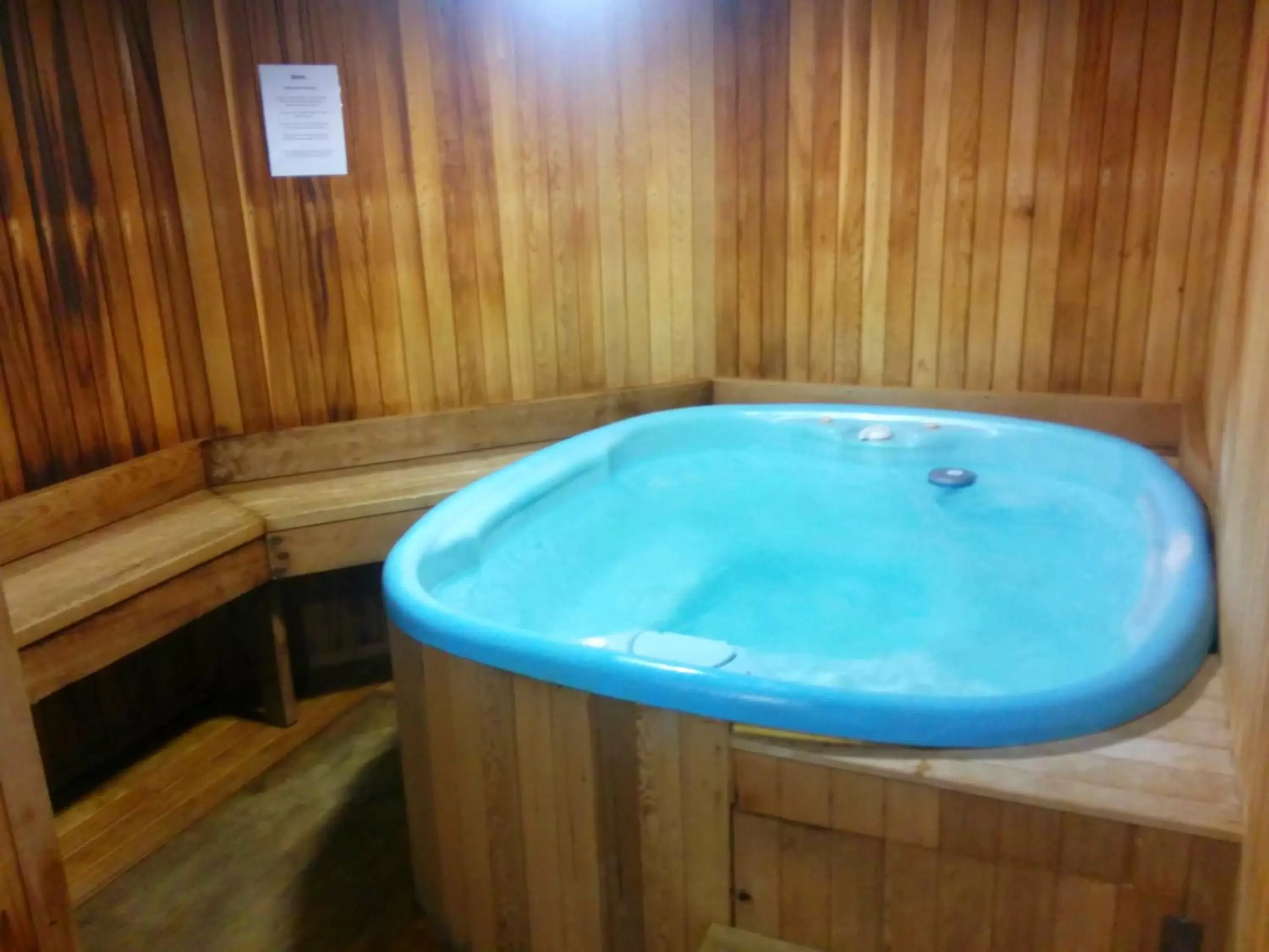 Hot Tub in Turangi Bridge Motel