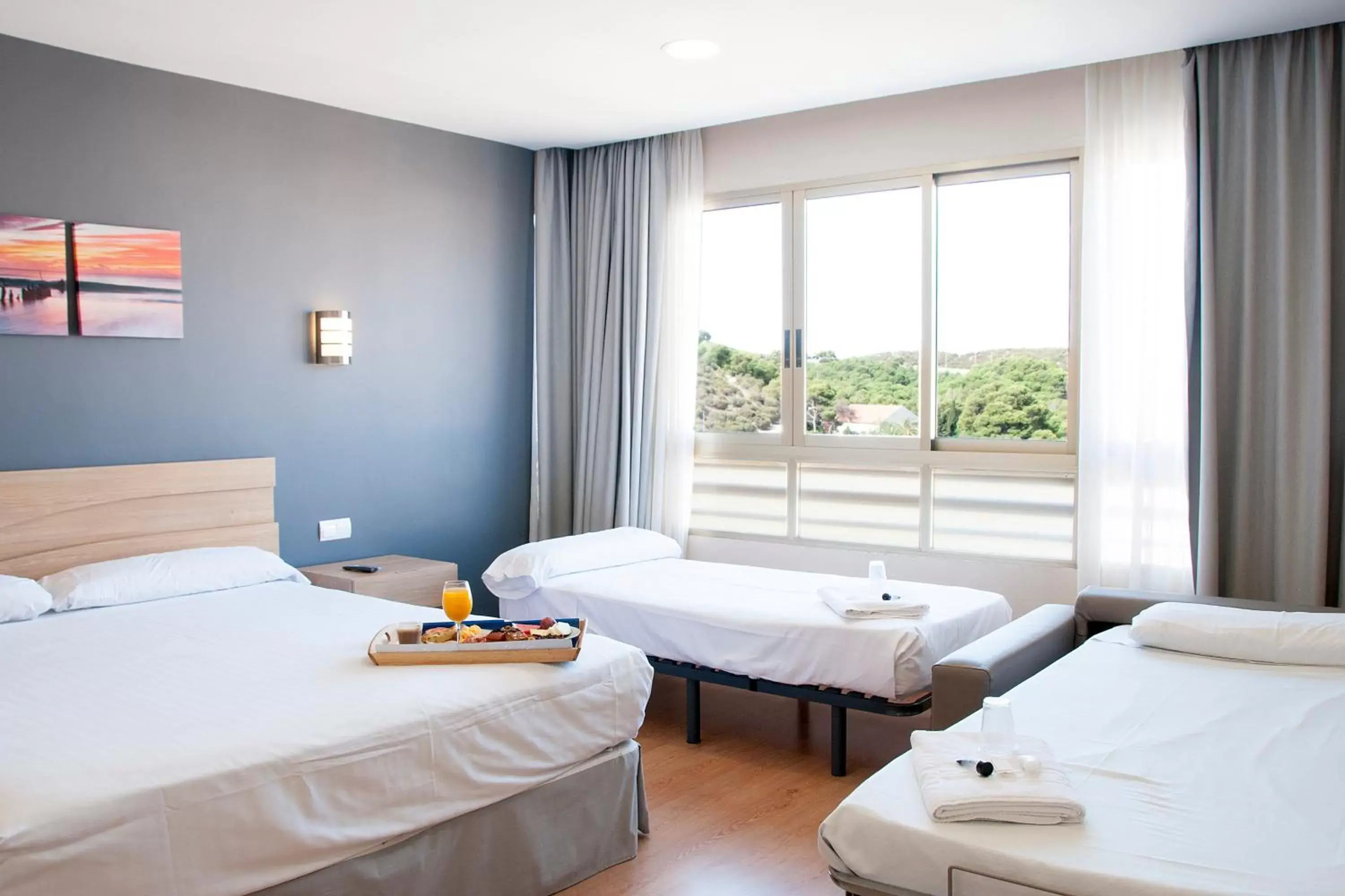 Bed in Hotel Maya Alicante