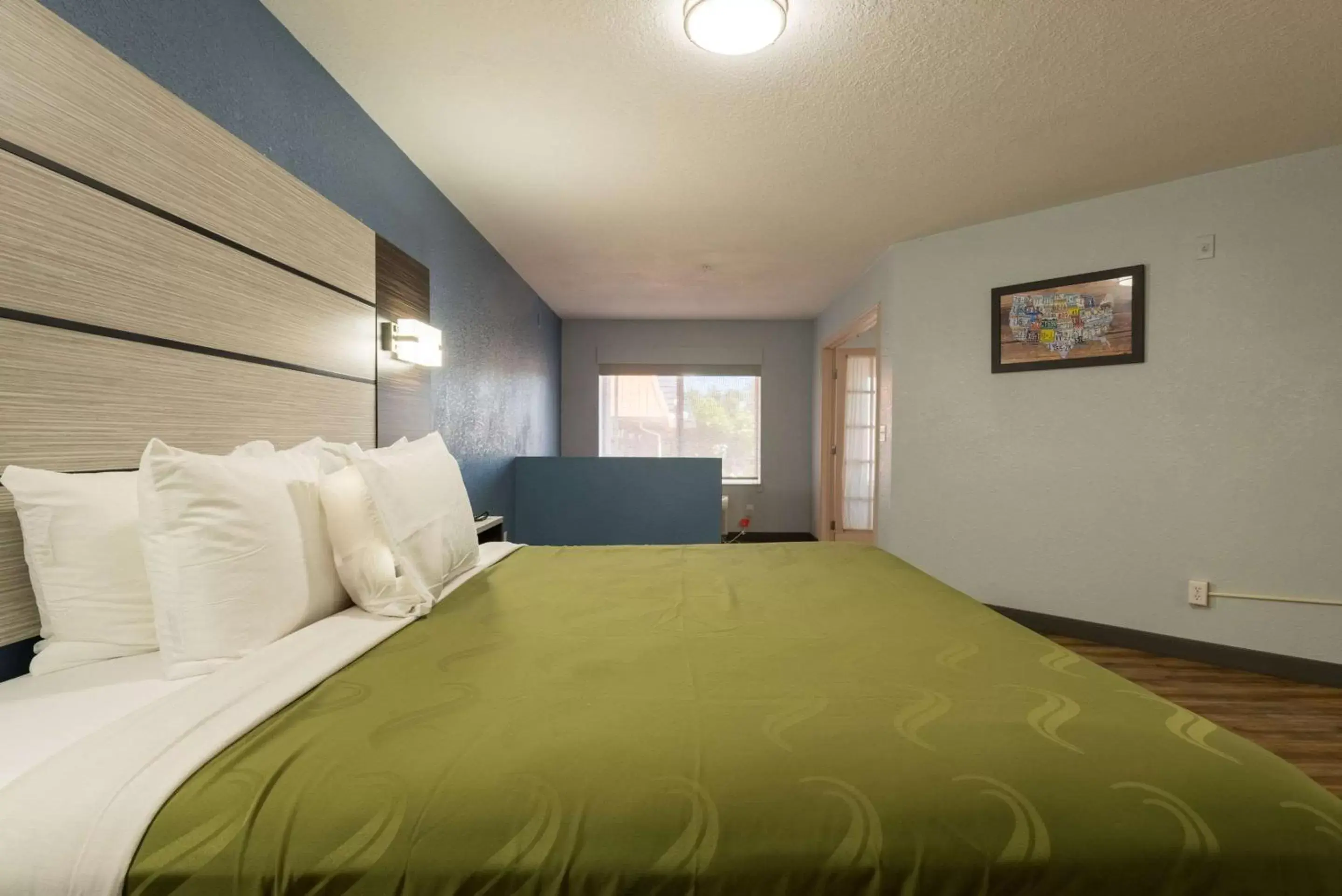 Bedroom, Bed in Quality Inn & Suites Manitou Springs at Pikes Peak