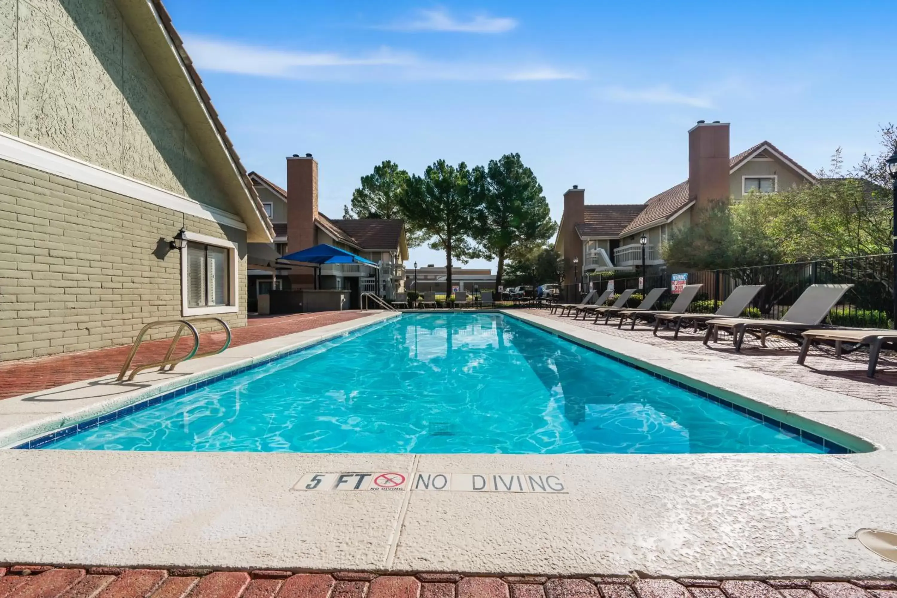 Swimming Pool in Chase Suite El Paso