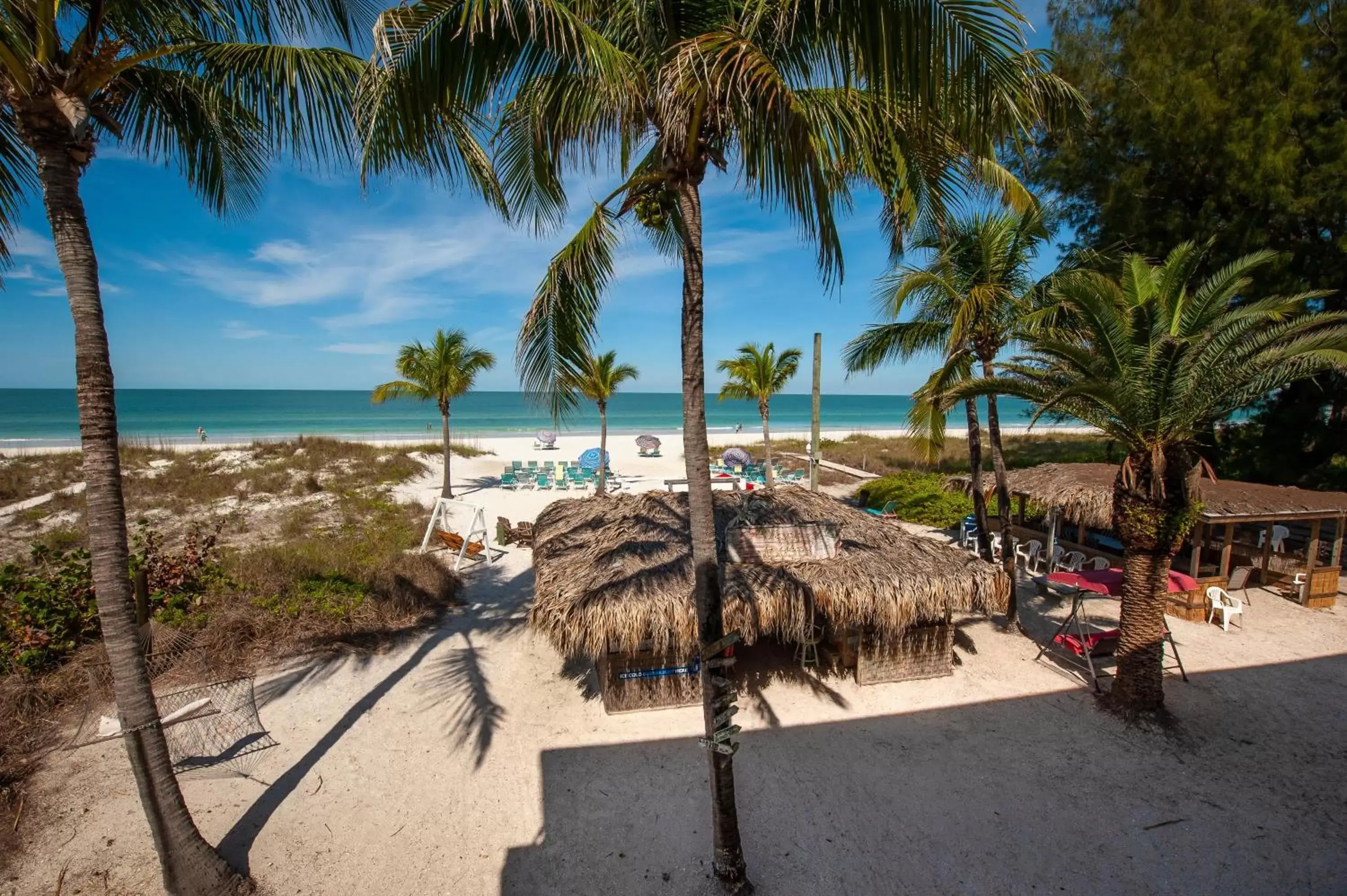 Beach in Cedar Cove Resort & Cottages