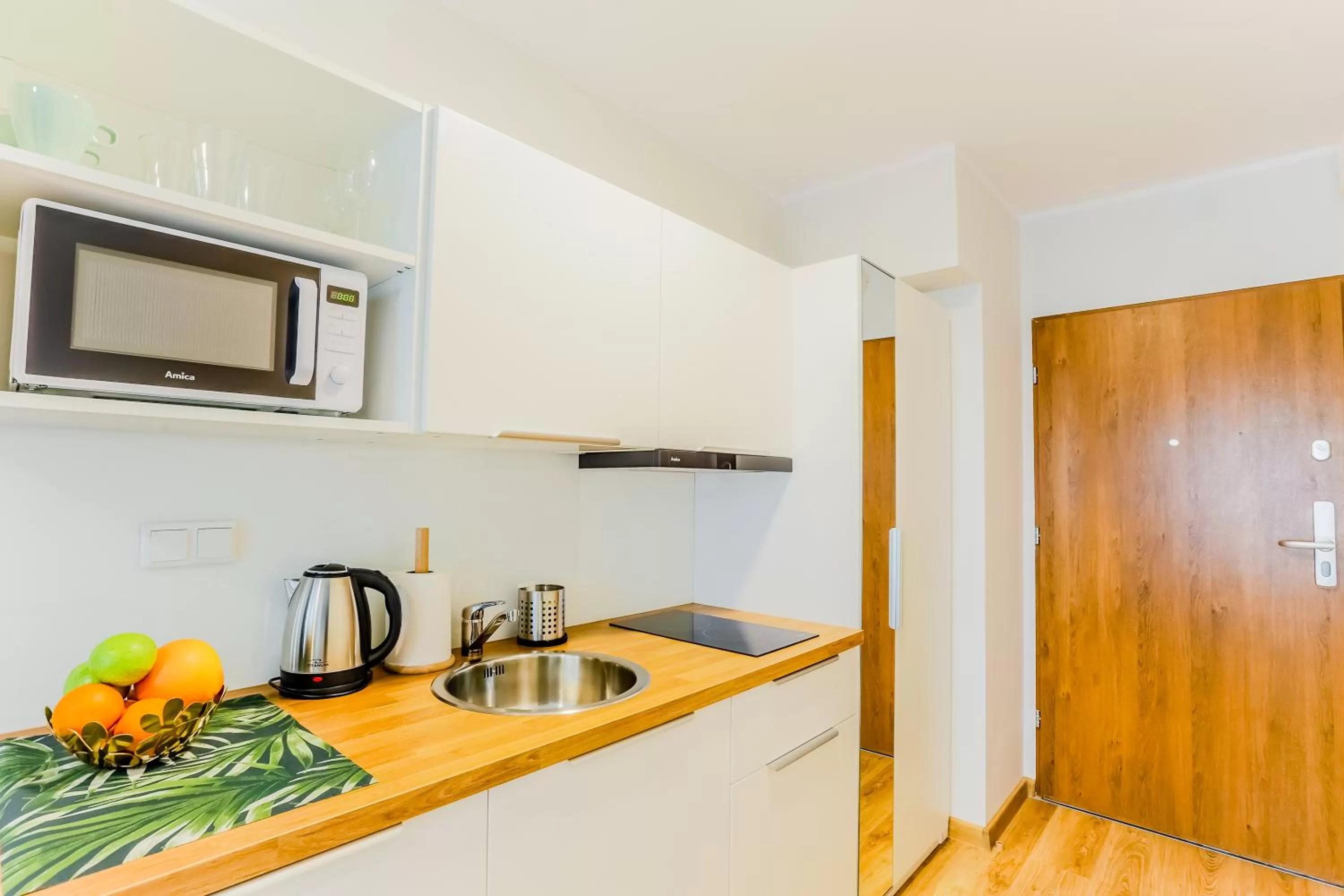 Kitchen or kitchenette, Kitchen/Kitchenette in COIN Apartamenty Krakowska