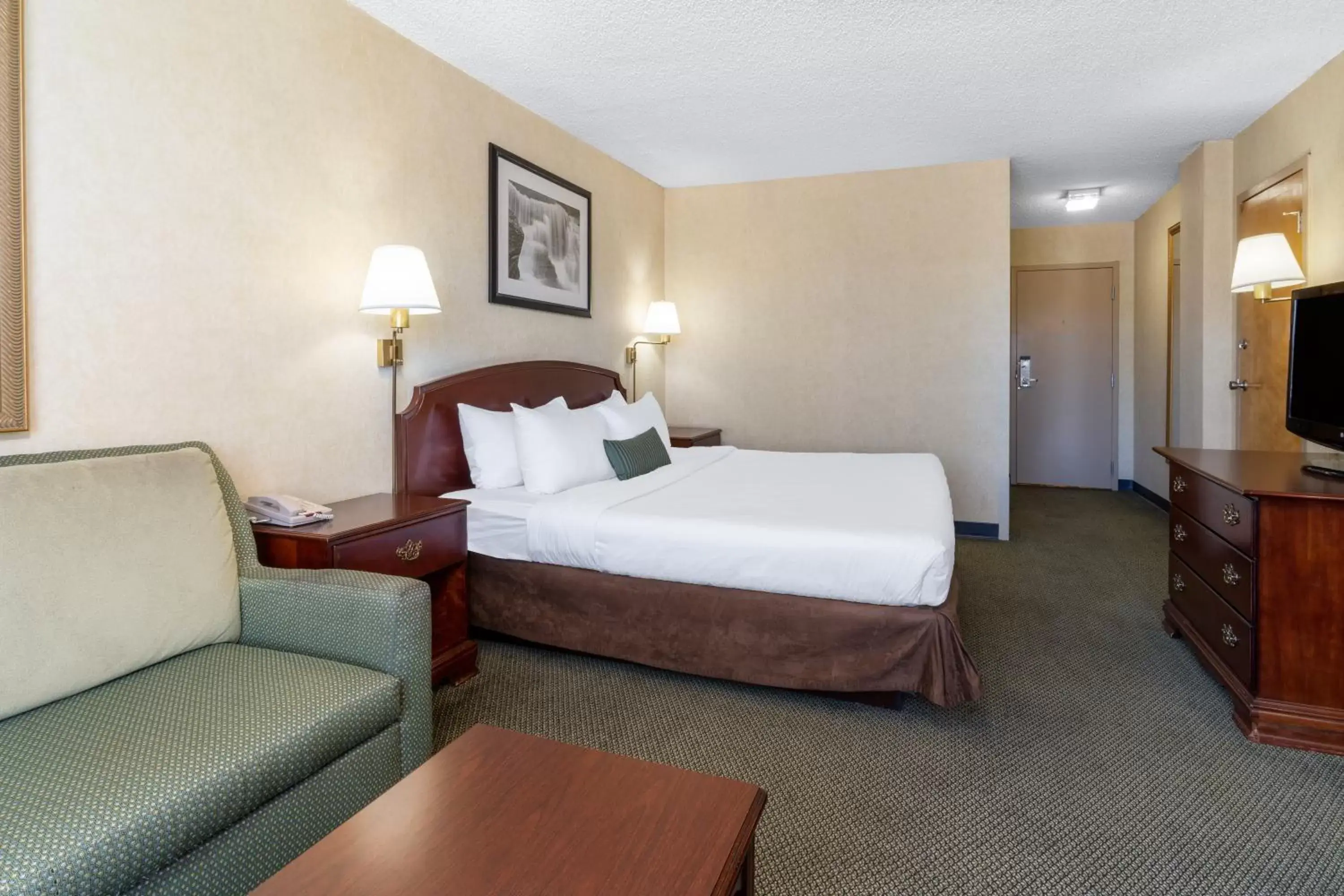 Bedroom, Bed in Ramada by Wyndham Reno Hotel & Casino