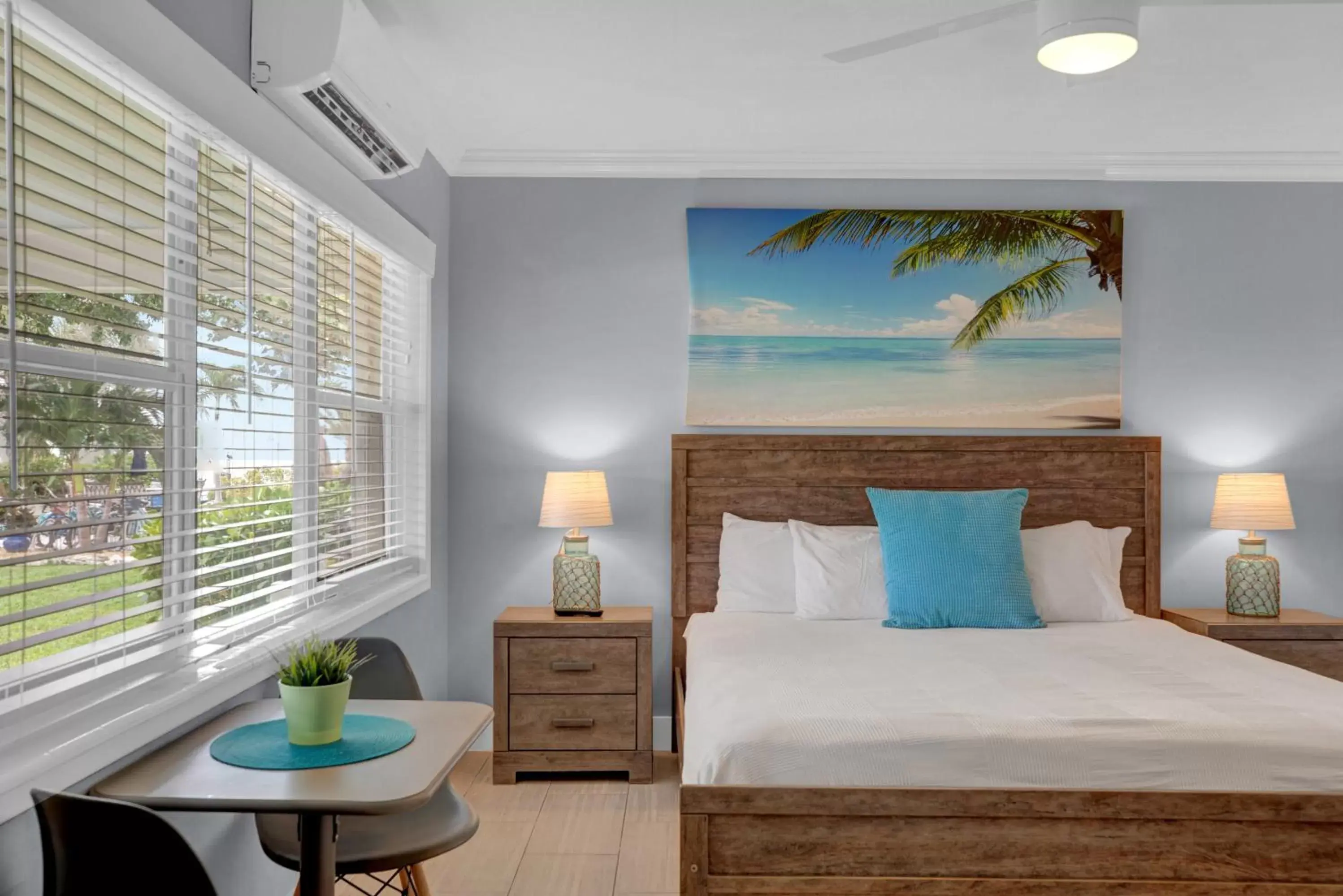 Bedroom, Bed in Seascape Resort & Marina