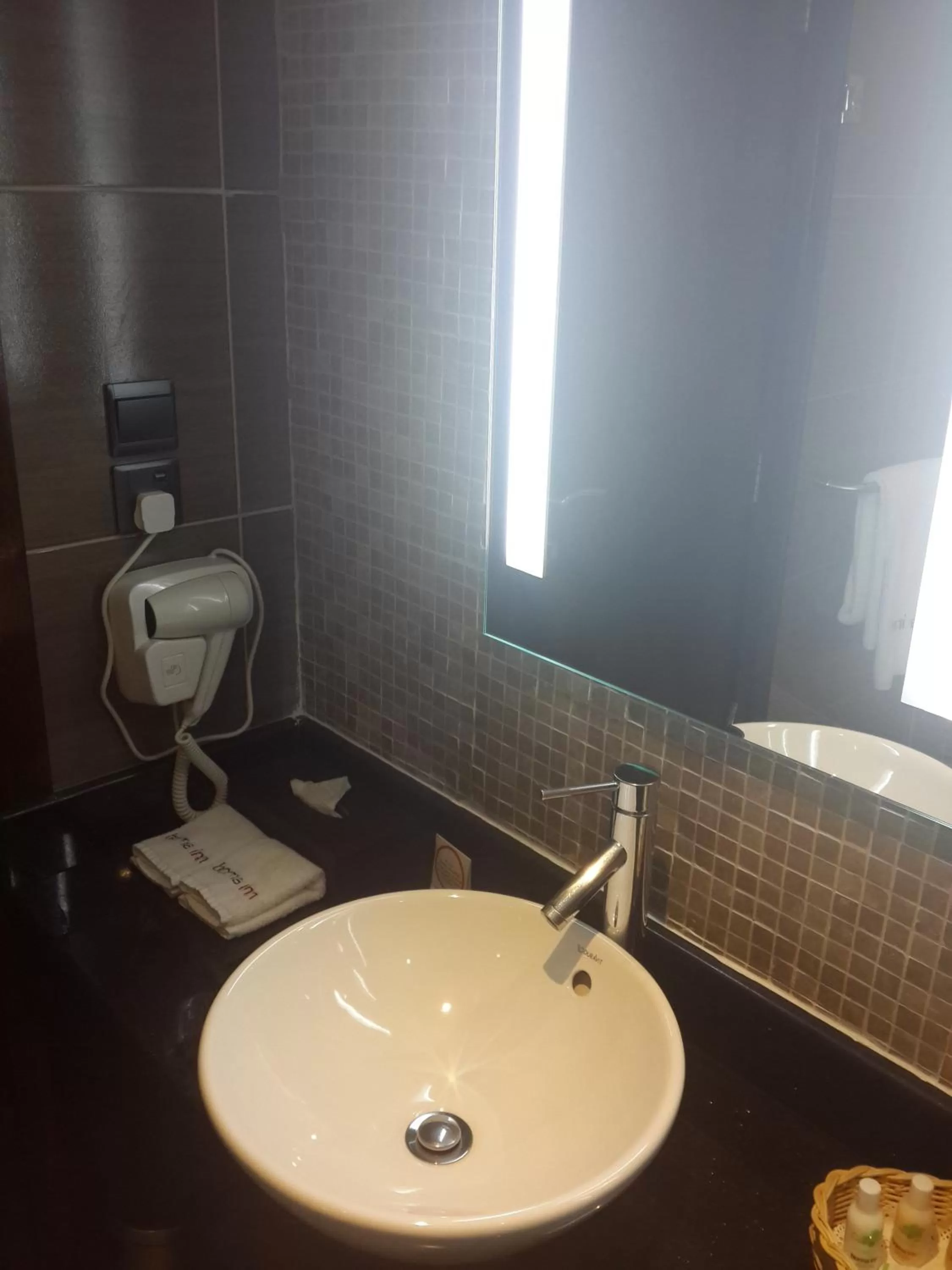 Bathroom in Boma Inn Eldoret