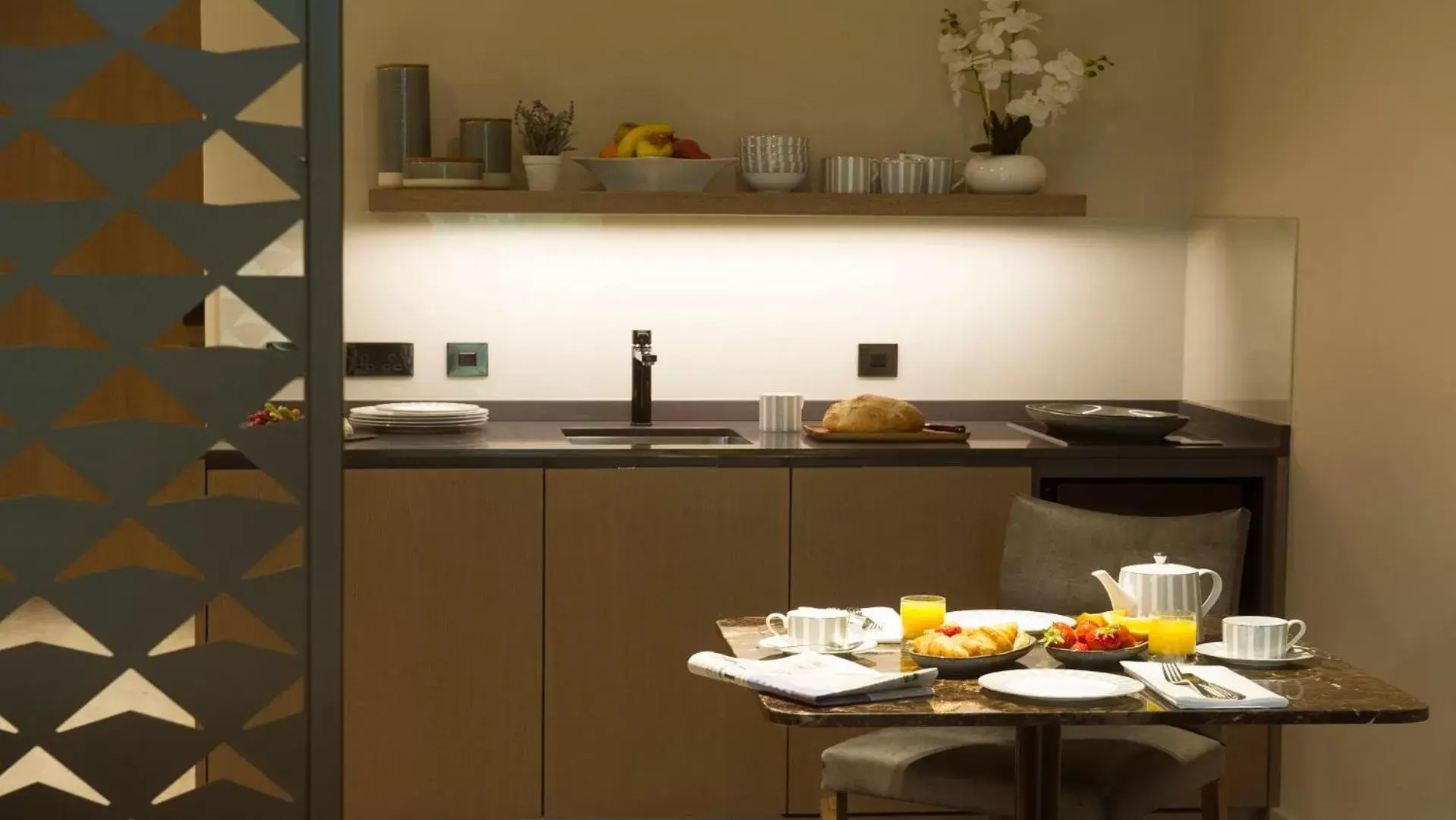 Dining area in Herbert Park Hotel and Park Residence