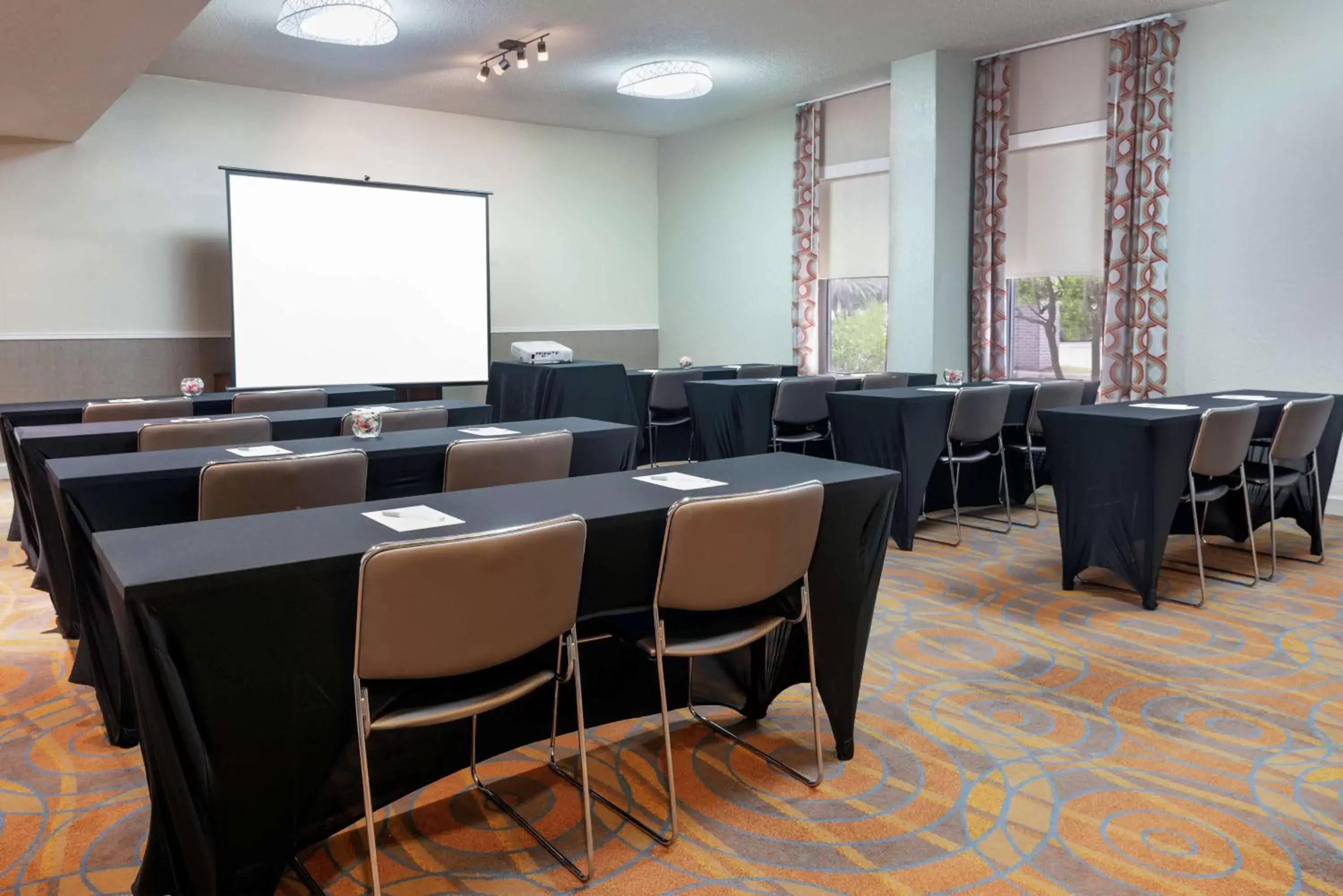 Meeting/conference room in Hampton Inn Orlando-International Airport