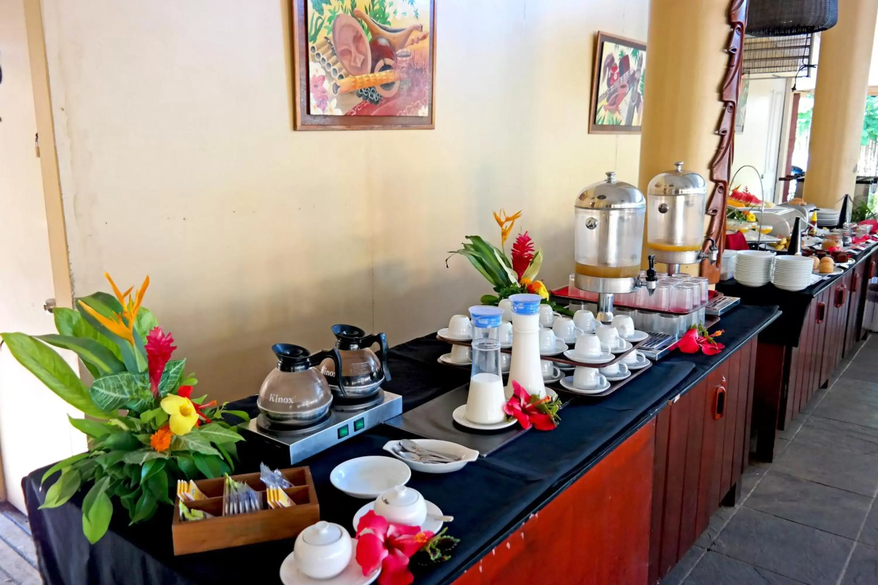 Continental breakfast, Restaurant/Places to Eat in Moorings Hotel