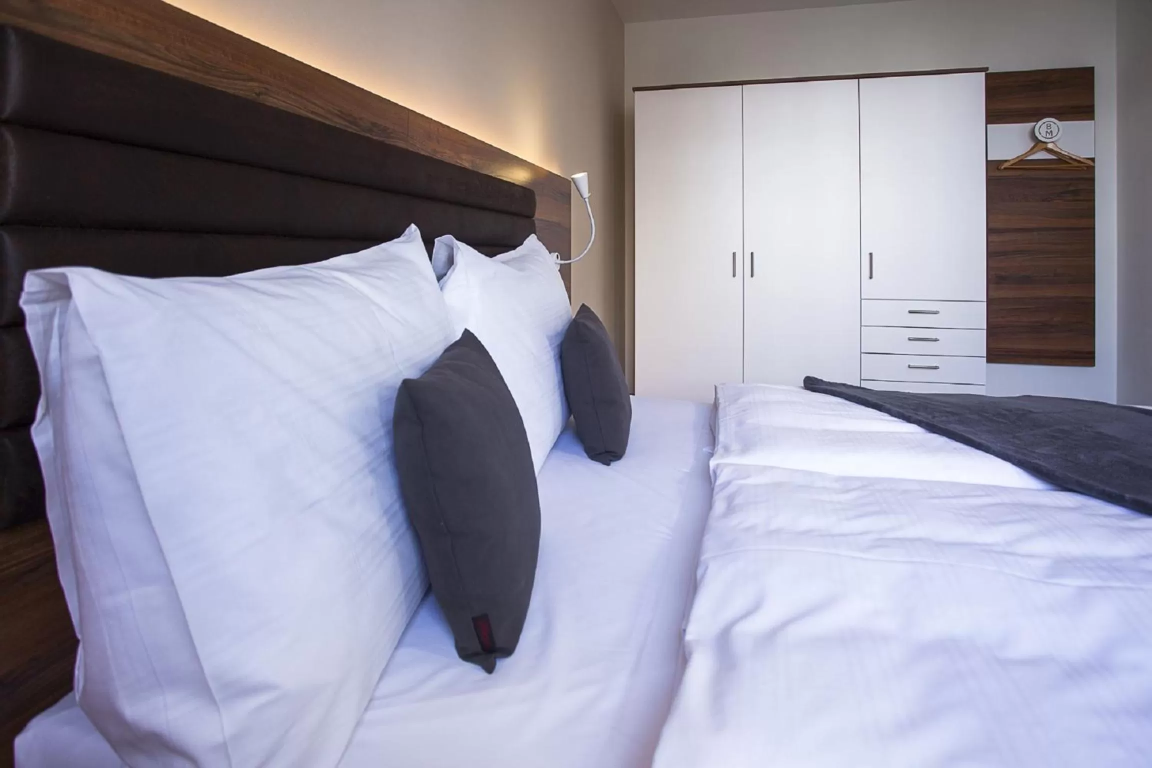 Three-Bedroom Apartment in Coffee Fellows Hotel München-Freiham