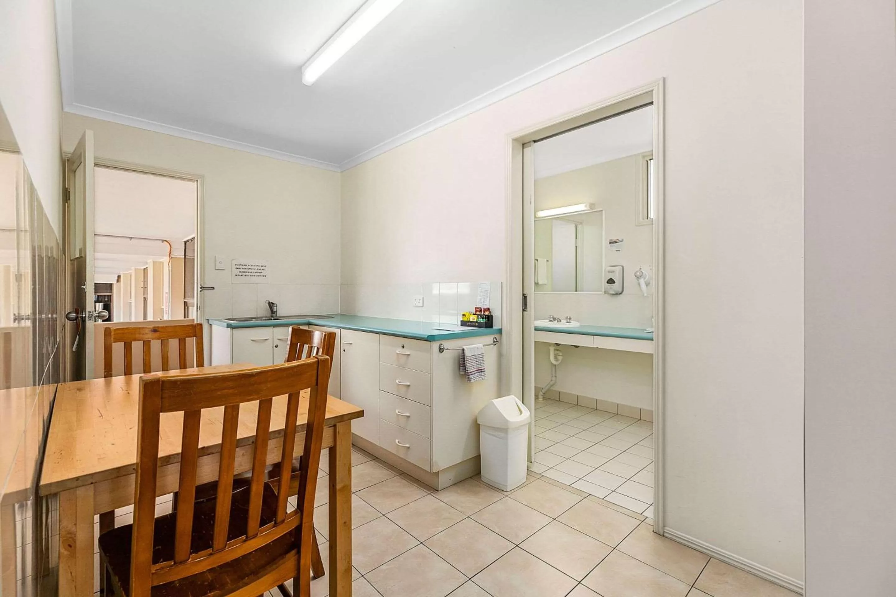 Photo of the whole room in Econo Lodge Park Lane