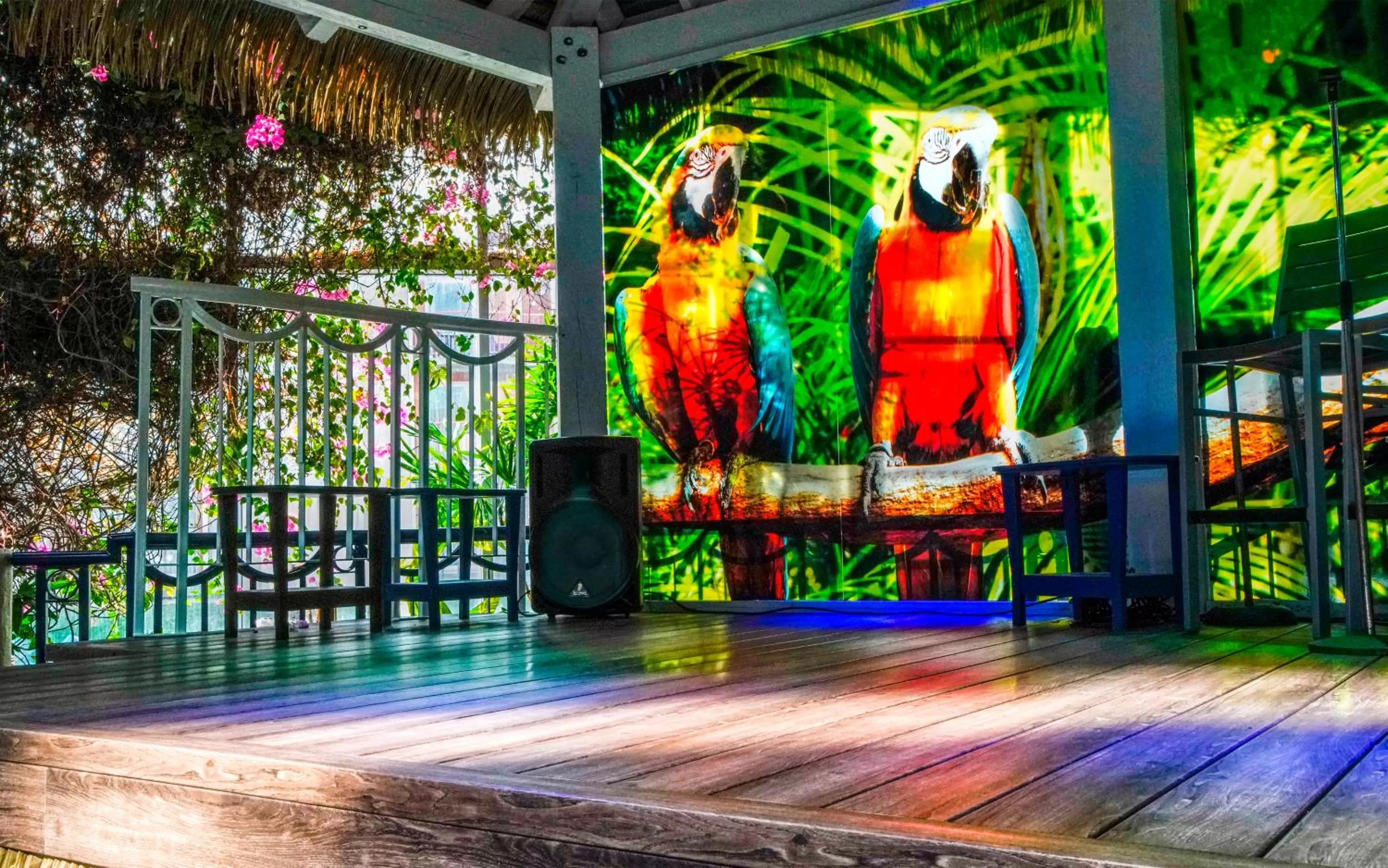 Swimming pool in L'Hôtel Québec par JARO
