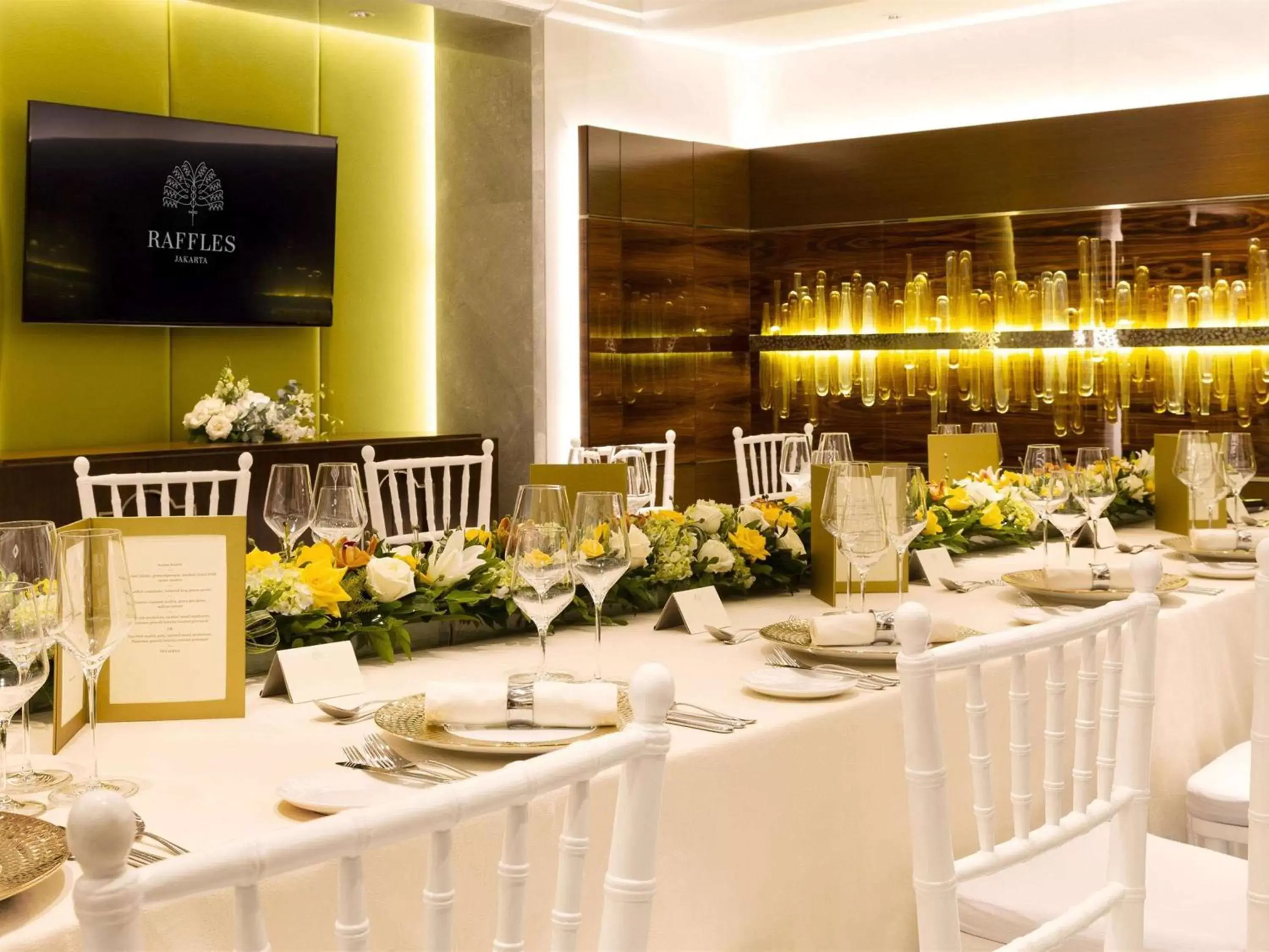 On site, Restaurant/Places to Eat in Raffles Jakarta