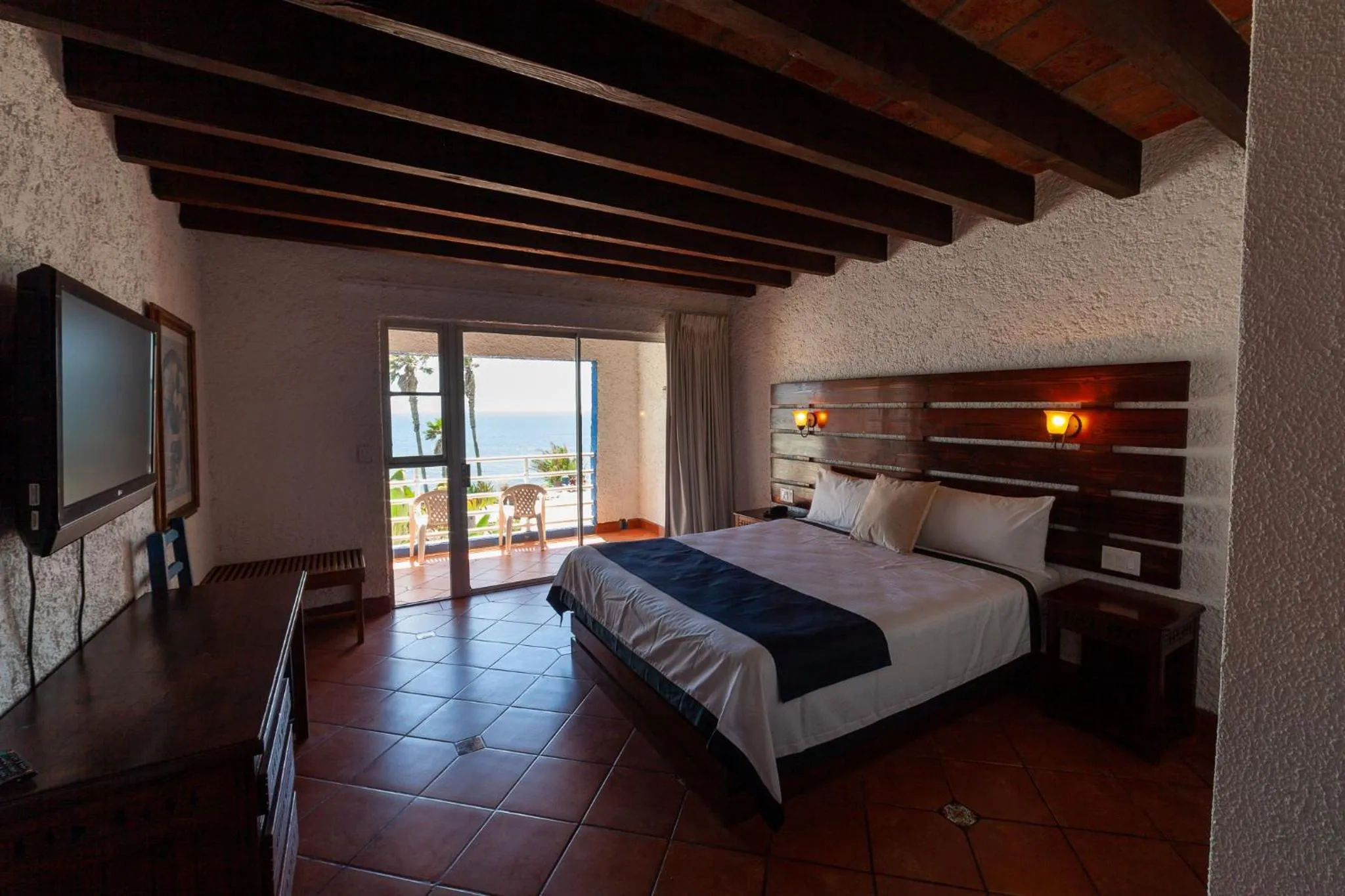 Bedroom, Bed in Las Rocas Resort & Spa