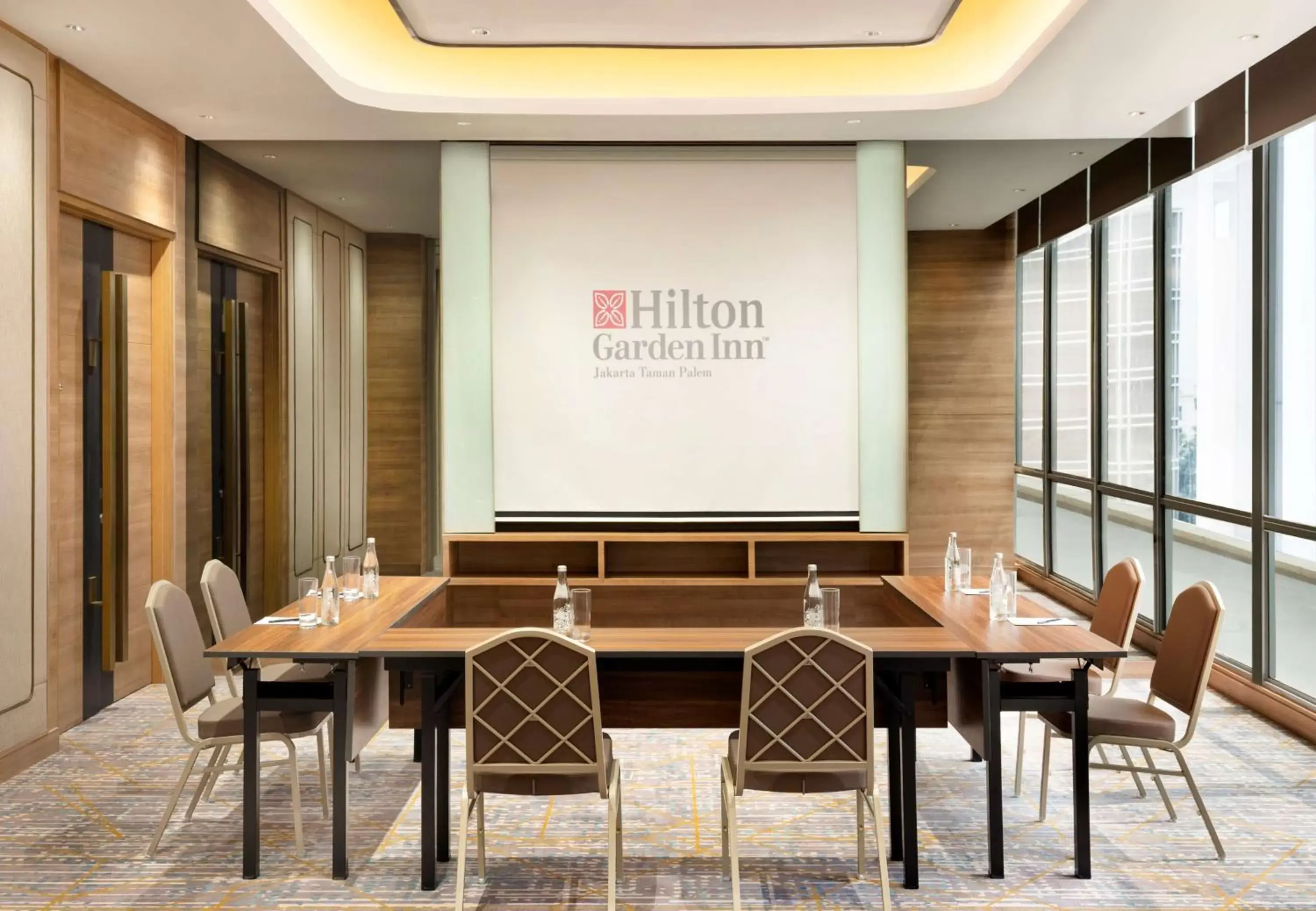 Meeting/conference room in Hilton Garden Inn Jakarta Taman Palem