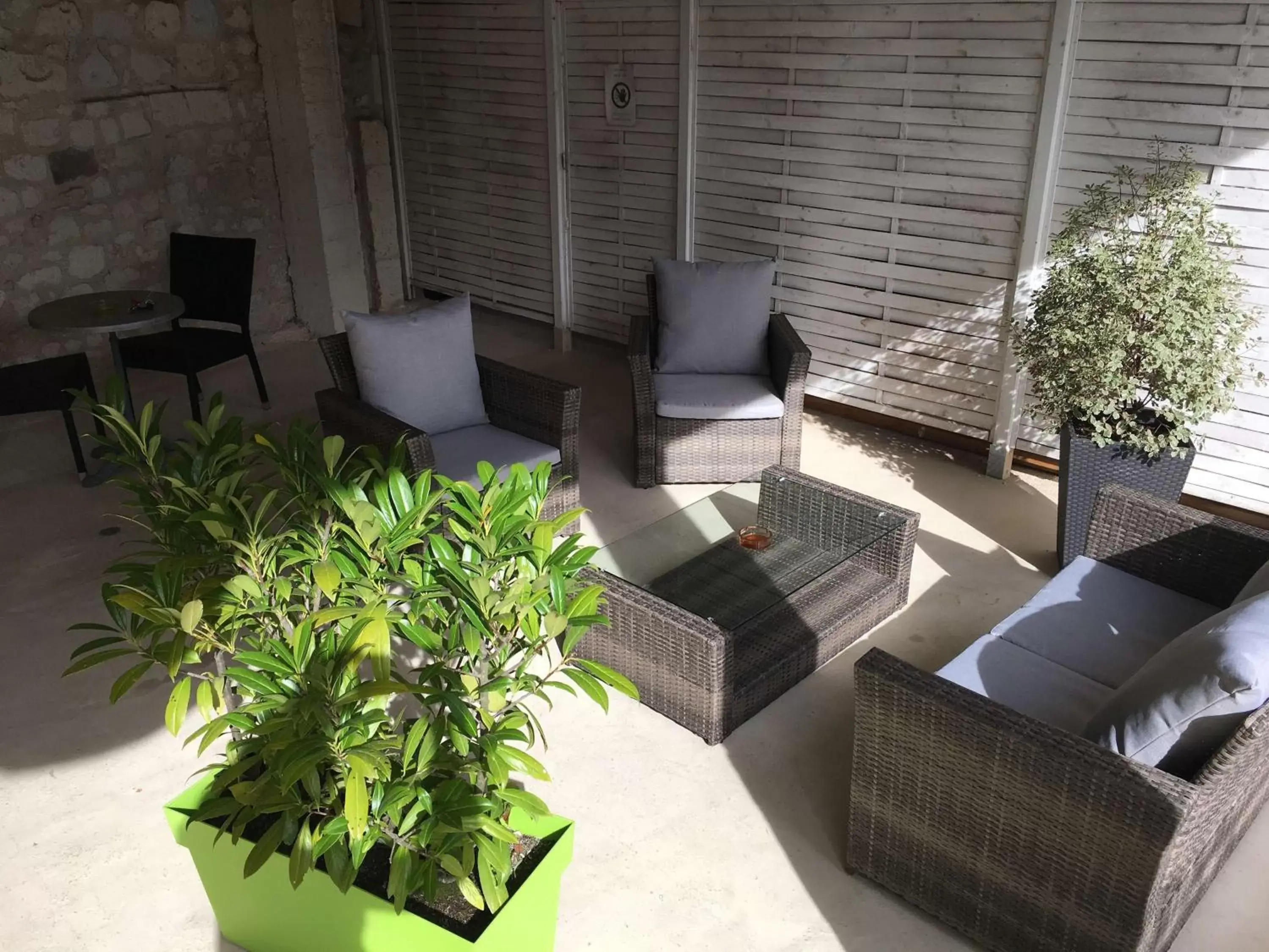 Property building, Patio/Outdoor Area in Best Western Hôtel De France