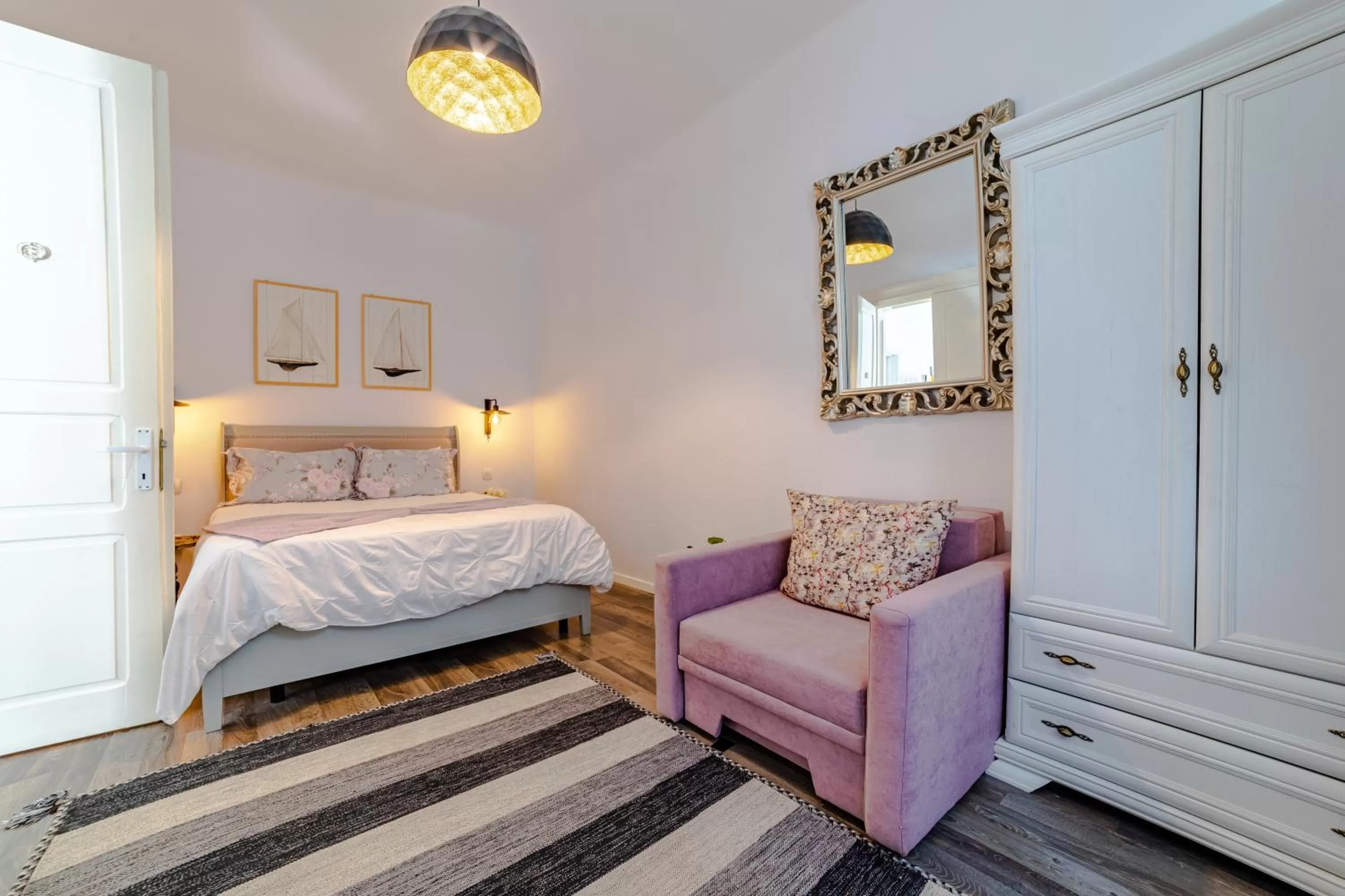 Bedroom, Bed in ALBERT RESIDENCE Brasov with complimentary parking and 10 percent Food and Drinks