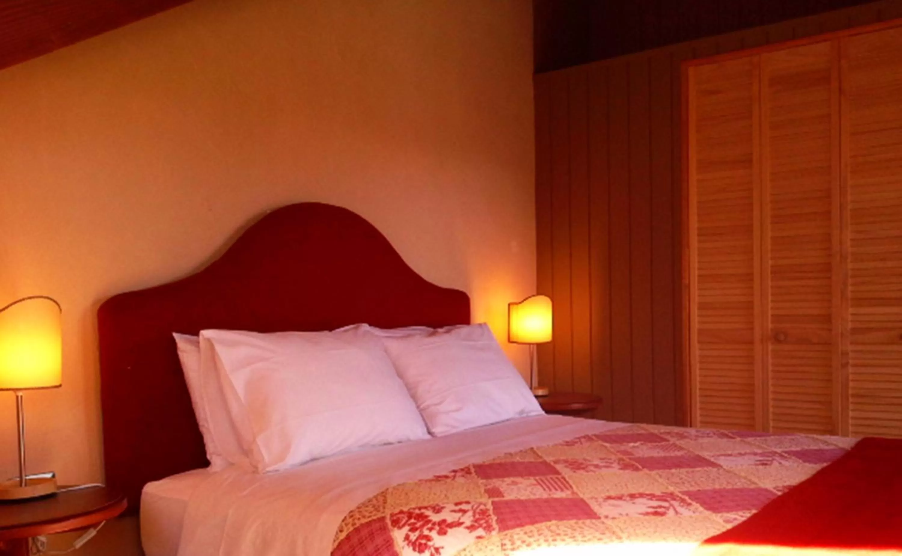 Bed, Room Photo in Hotel Salto del Carileufu