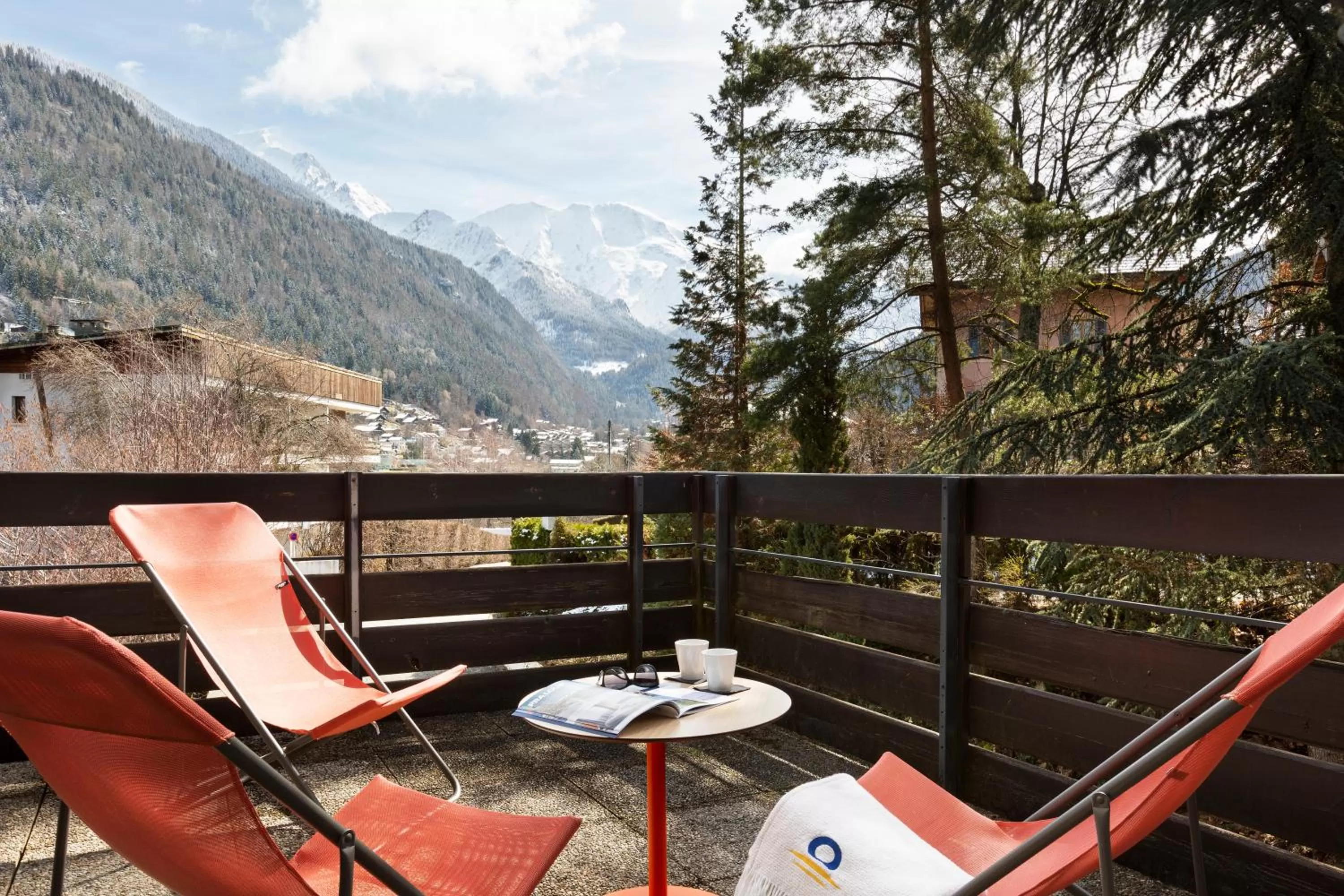 Balcony/Terrace in SOWELL HOTELS Mont Blanc et SPA