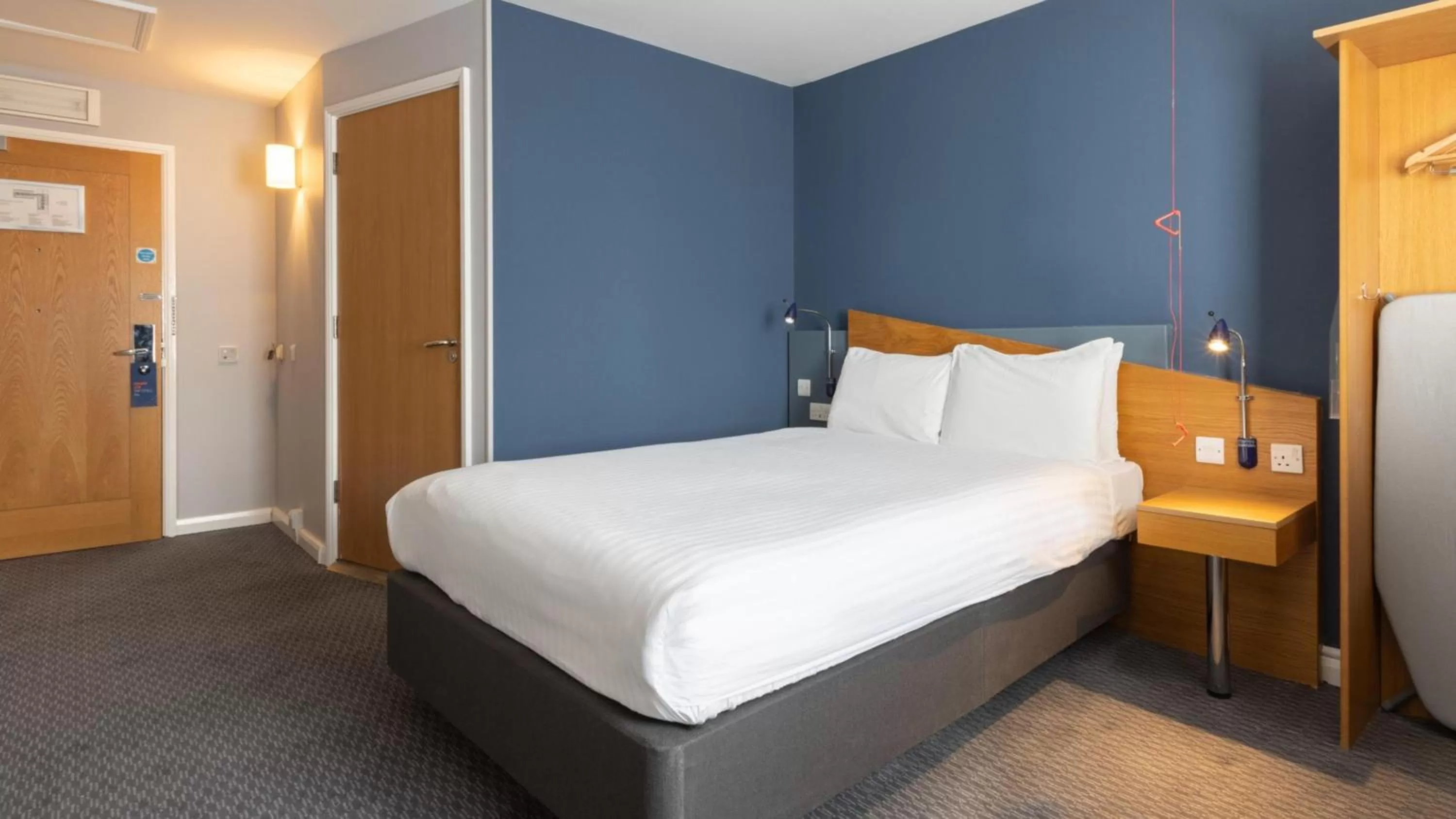 Photo of the whole room, Bed in Holiday Inn Express Aberdeen City Centre by IHG