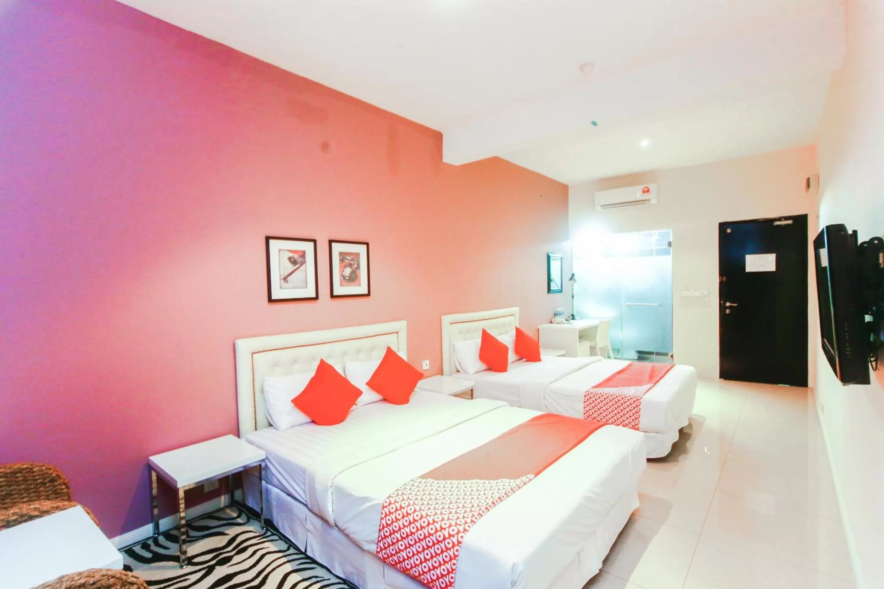 Photo of the whole room, Bed in OYO 777 Epal Hotel