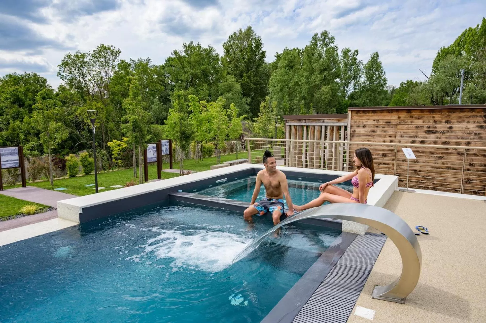 Swimming pool in Borgo Stazione Bike Inn