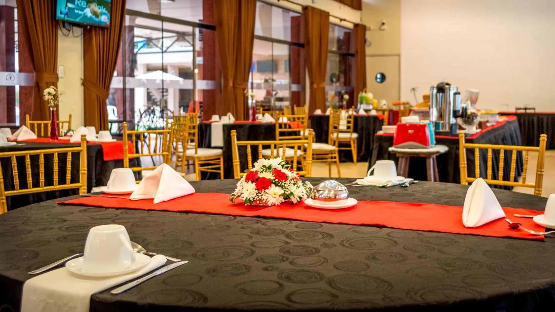 Restaurant/places to eat in Hotel Los Ceibos Restaurant/places to eat in Hotel Los Ceibos