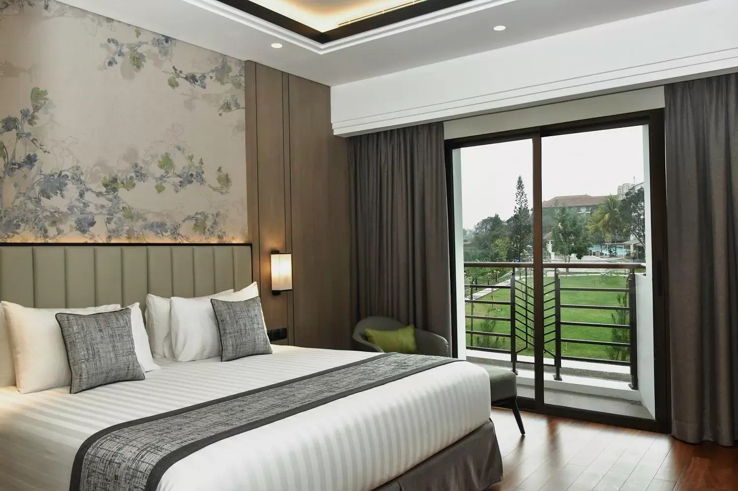 Bed in Mason Pine Hotel Bandung