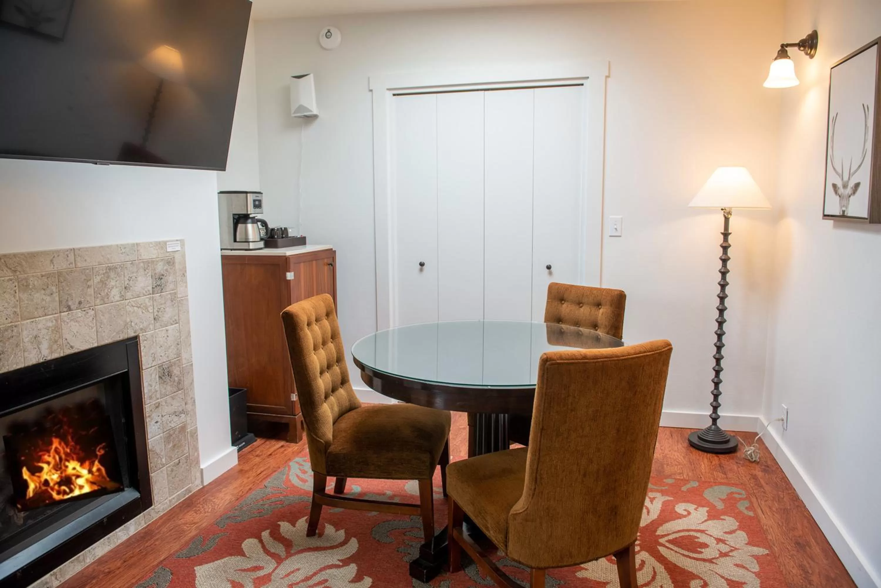 Dining area in Inn at Buckhorn Cove