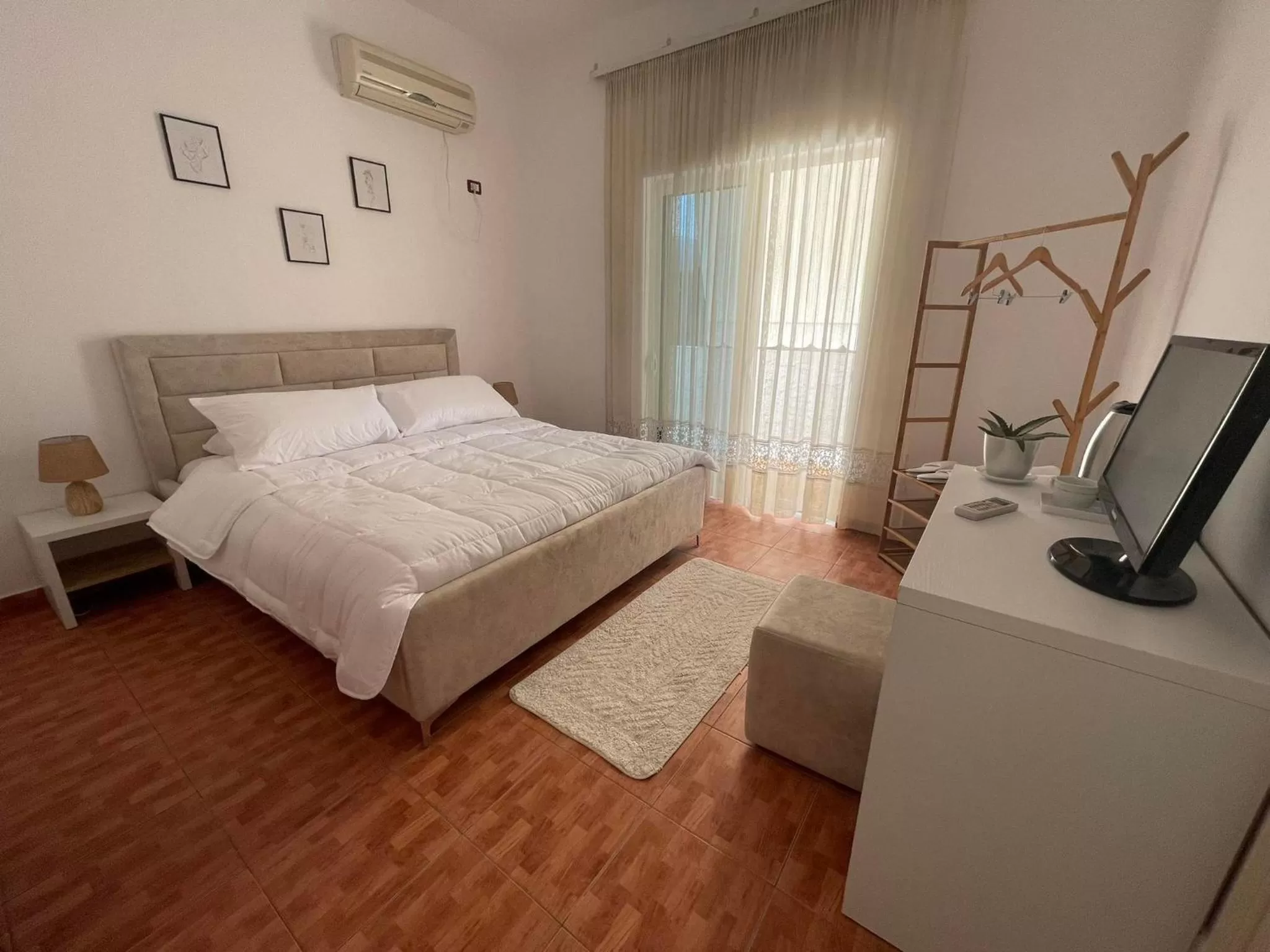 Photo of the whole room, Bed in Villa Oasis