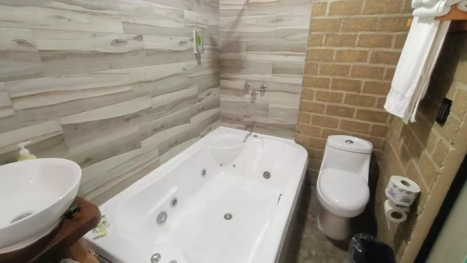 Bathroom in Hotel Spa el Gran Coral By Rotamundos