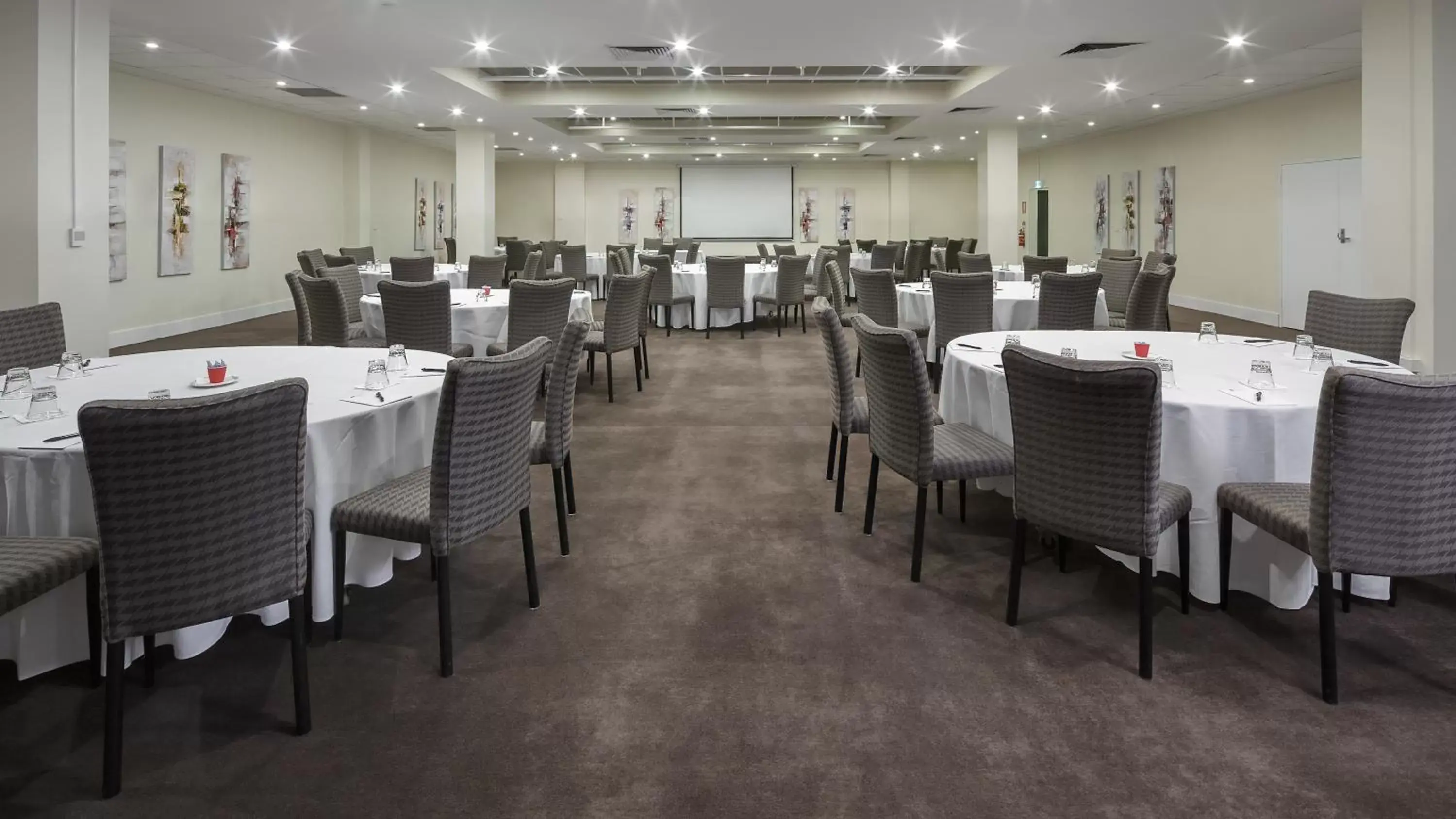 Meeting/conference room, Restaurant/Places to Eat in Best Western Hobart