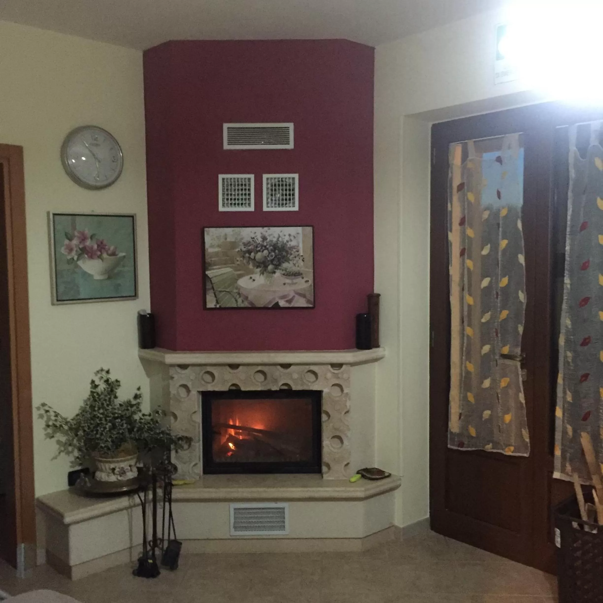 Dining area, TV/Entertainment Center in B&B Villa Grassi