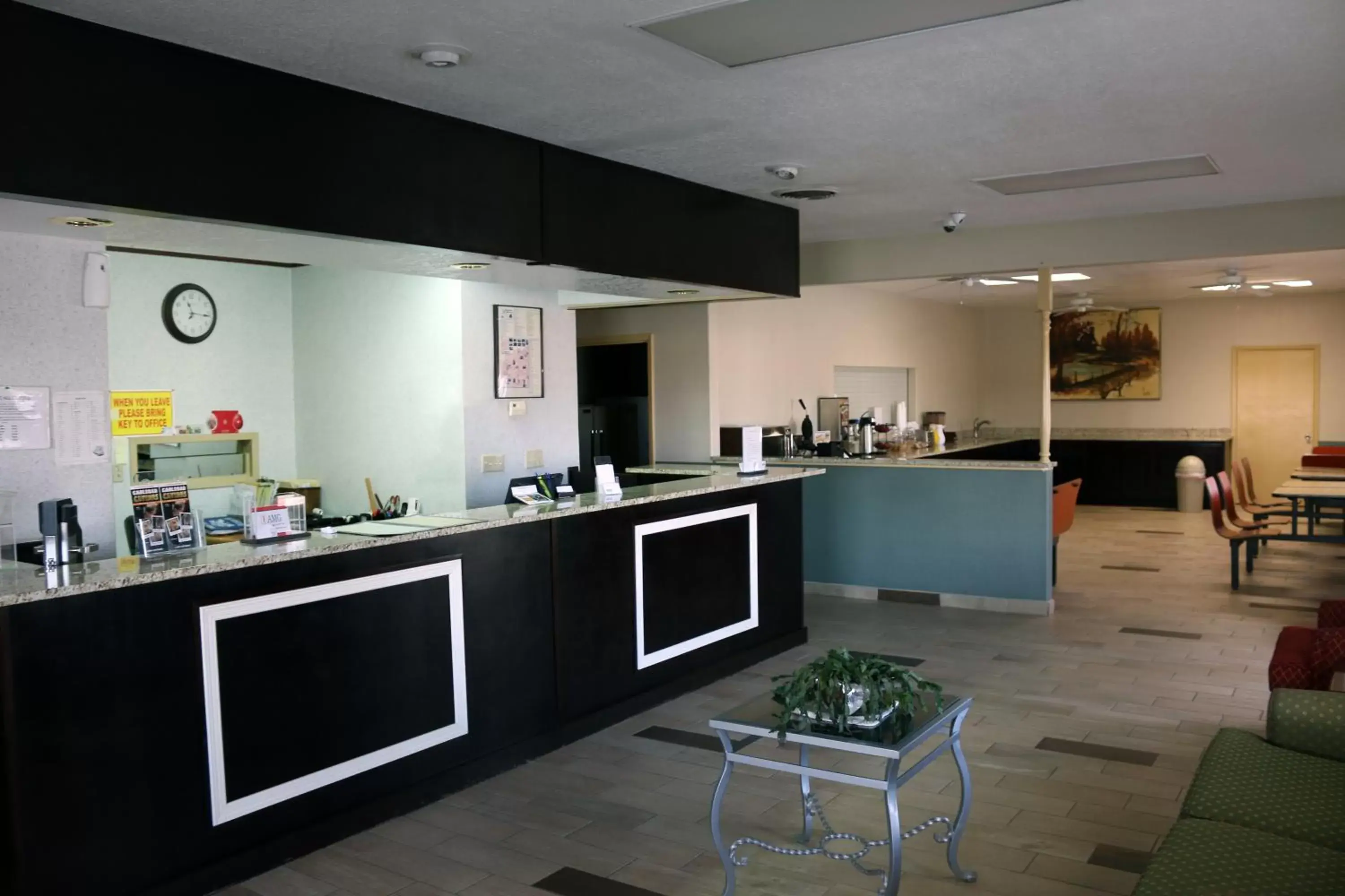 Lobby or reception, Restaurant/Places to Eat in Great Western Inn & Suites