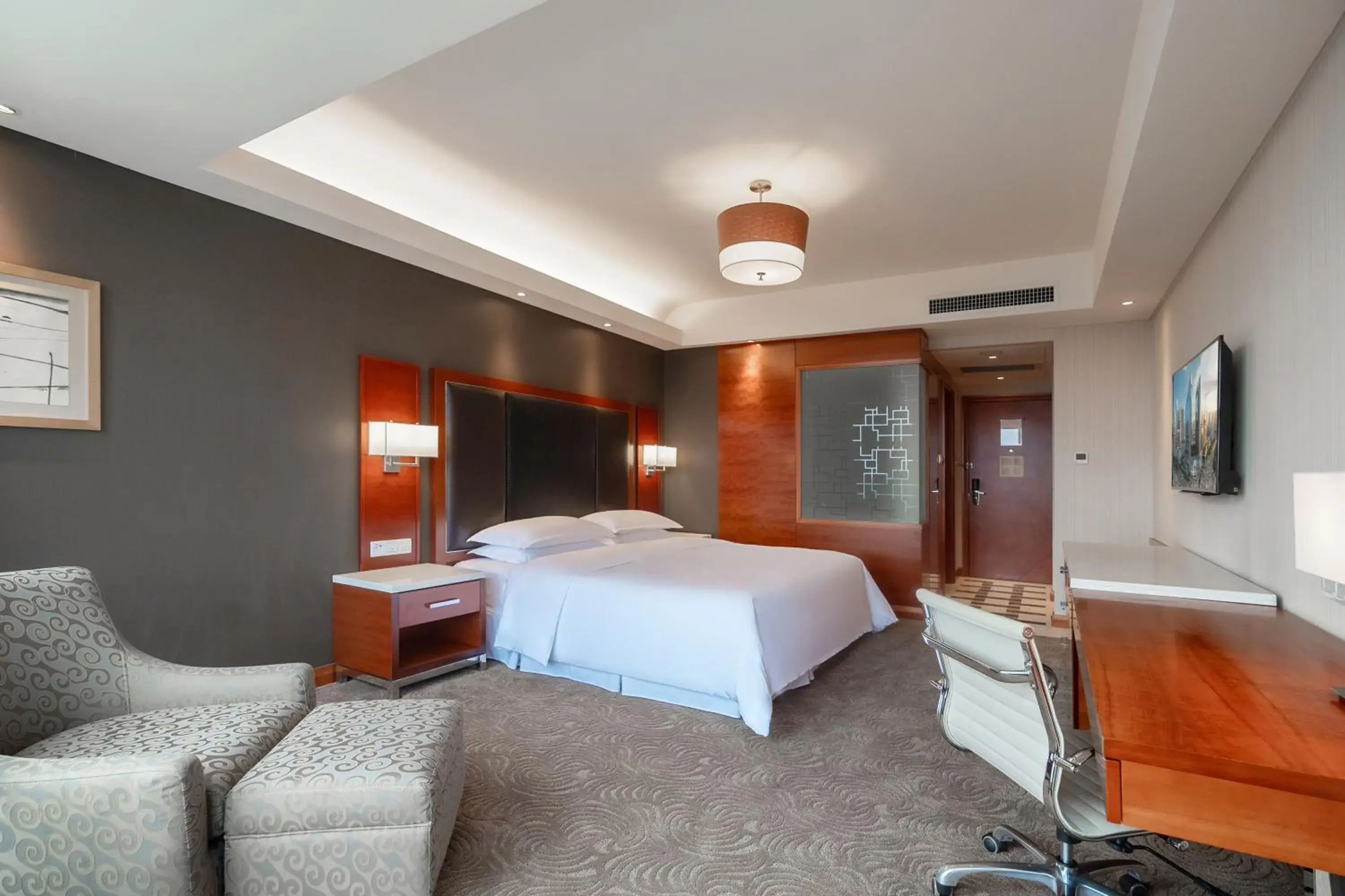 Bedroom, Bed in Sheraton Changsha Hotel