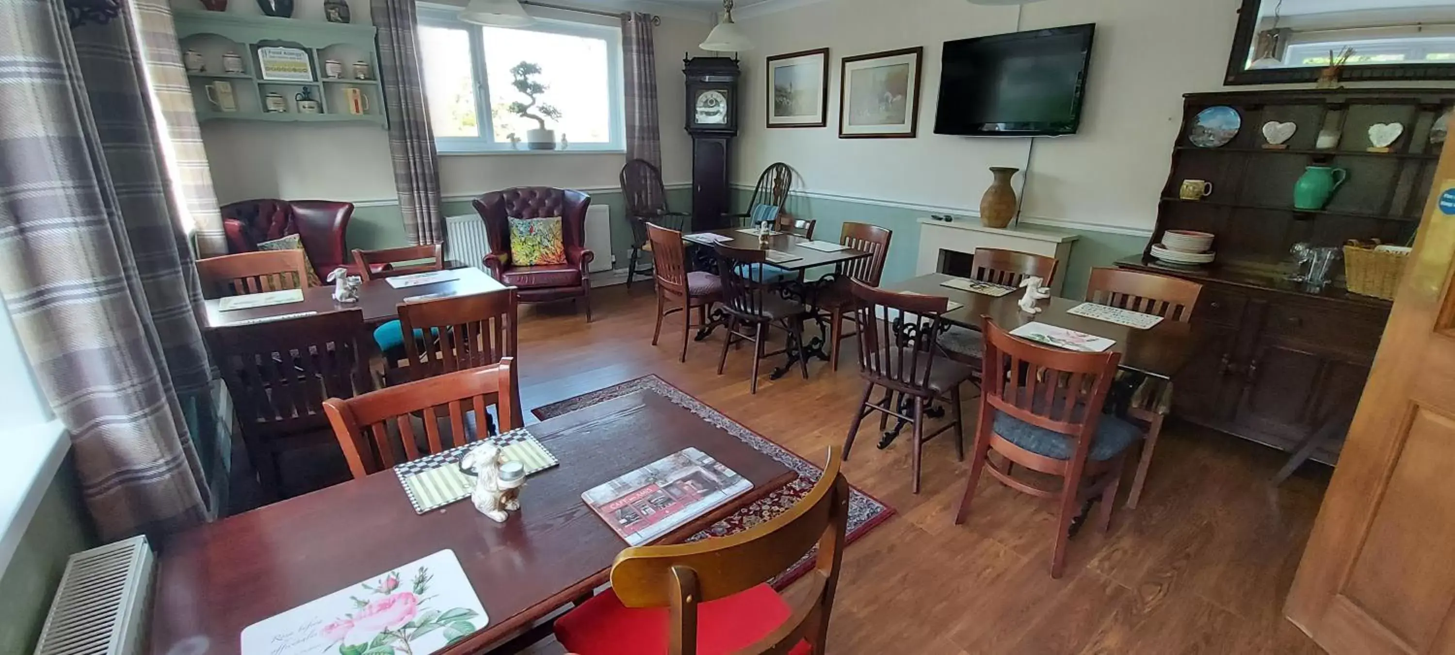 Living room, Restaurant/Places to Eat in Sportsmans Valley Hotel