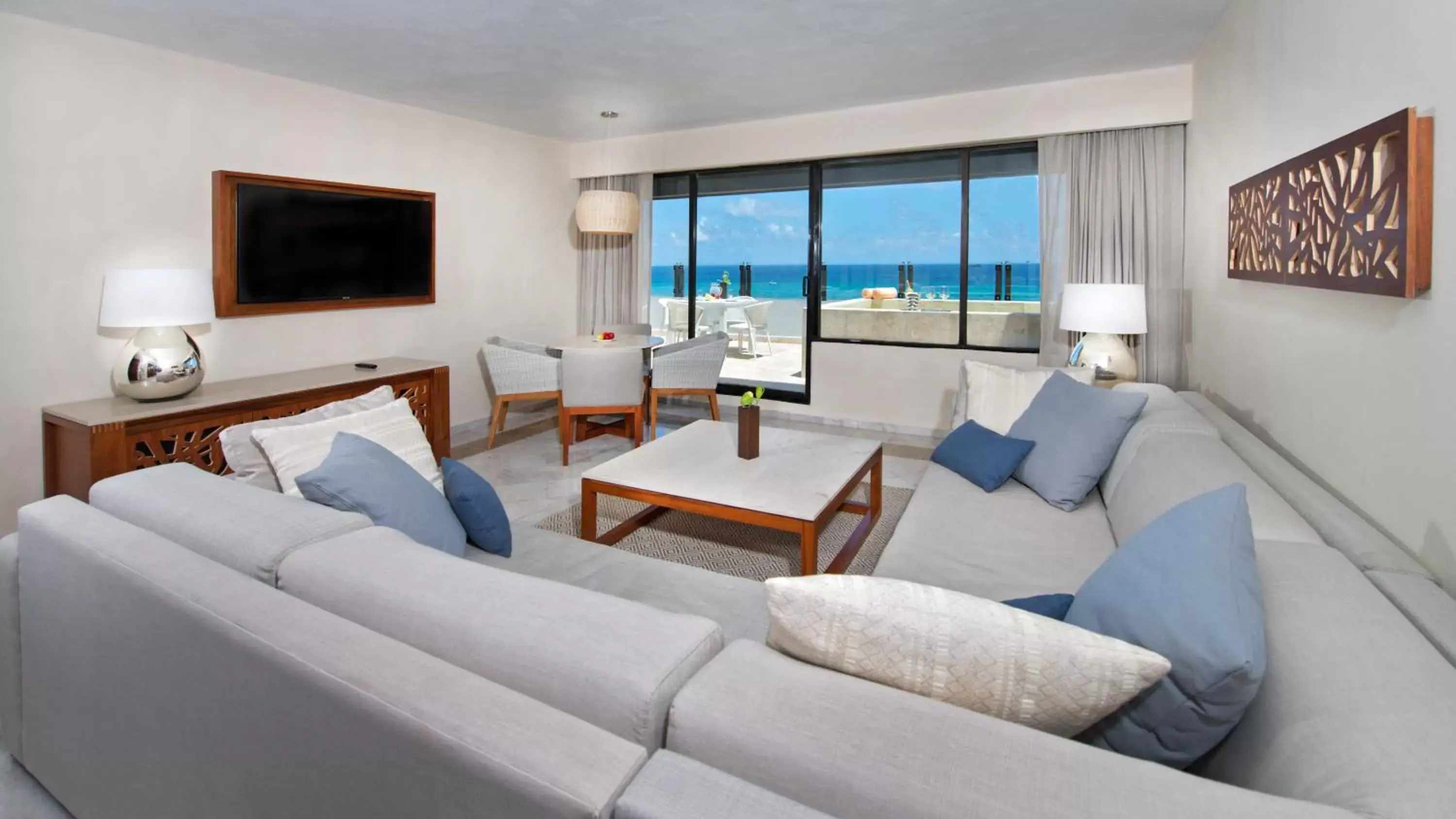 Living room in Park Royal Beach Cancun - All Inclusive