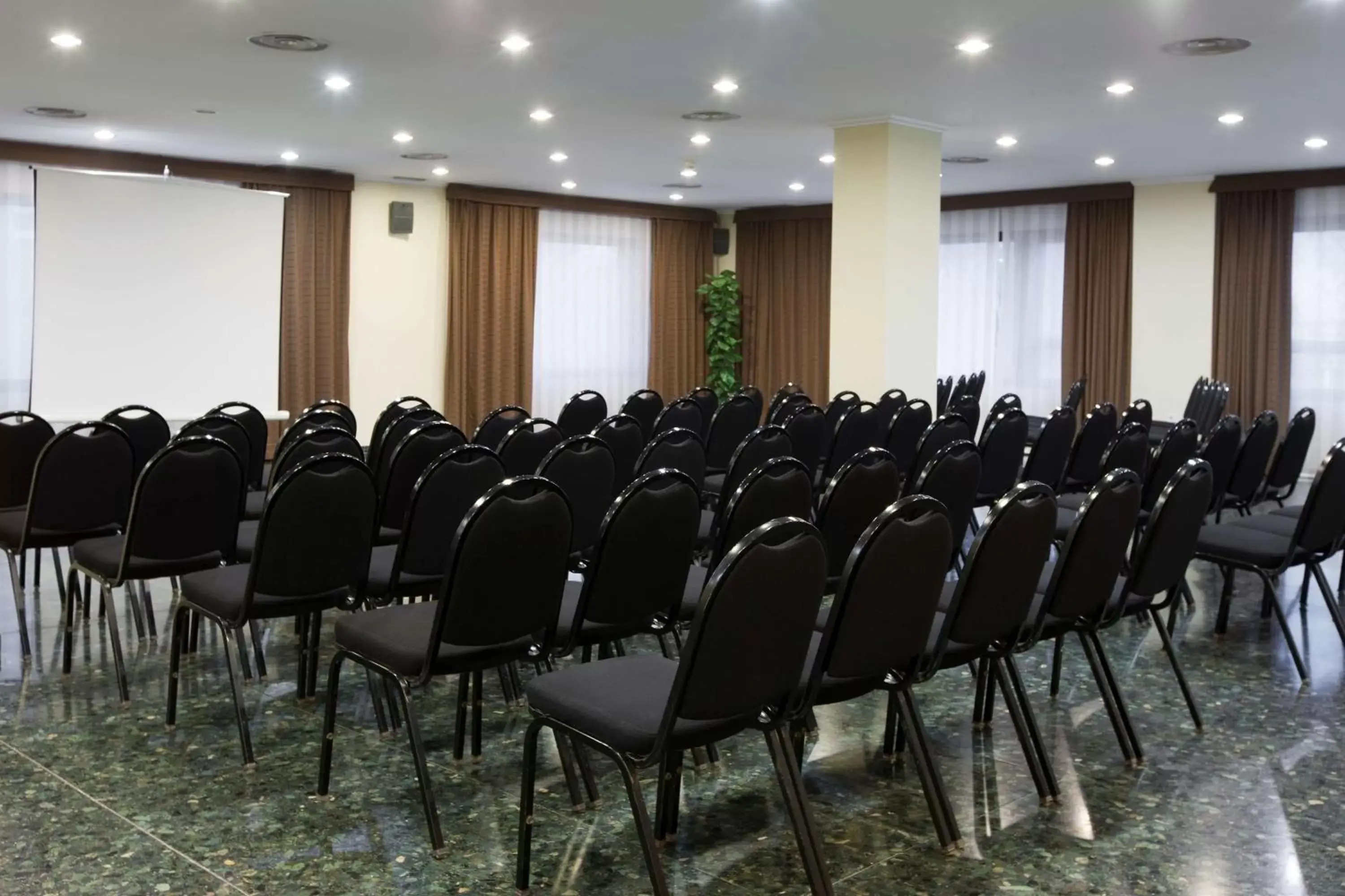 Meeting/conference room in NH Ciudad de Cuenca