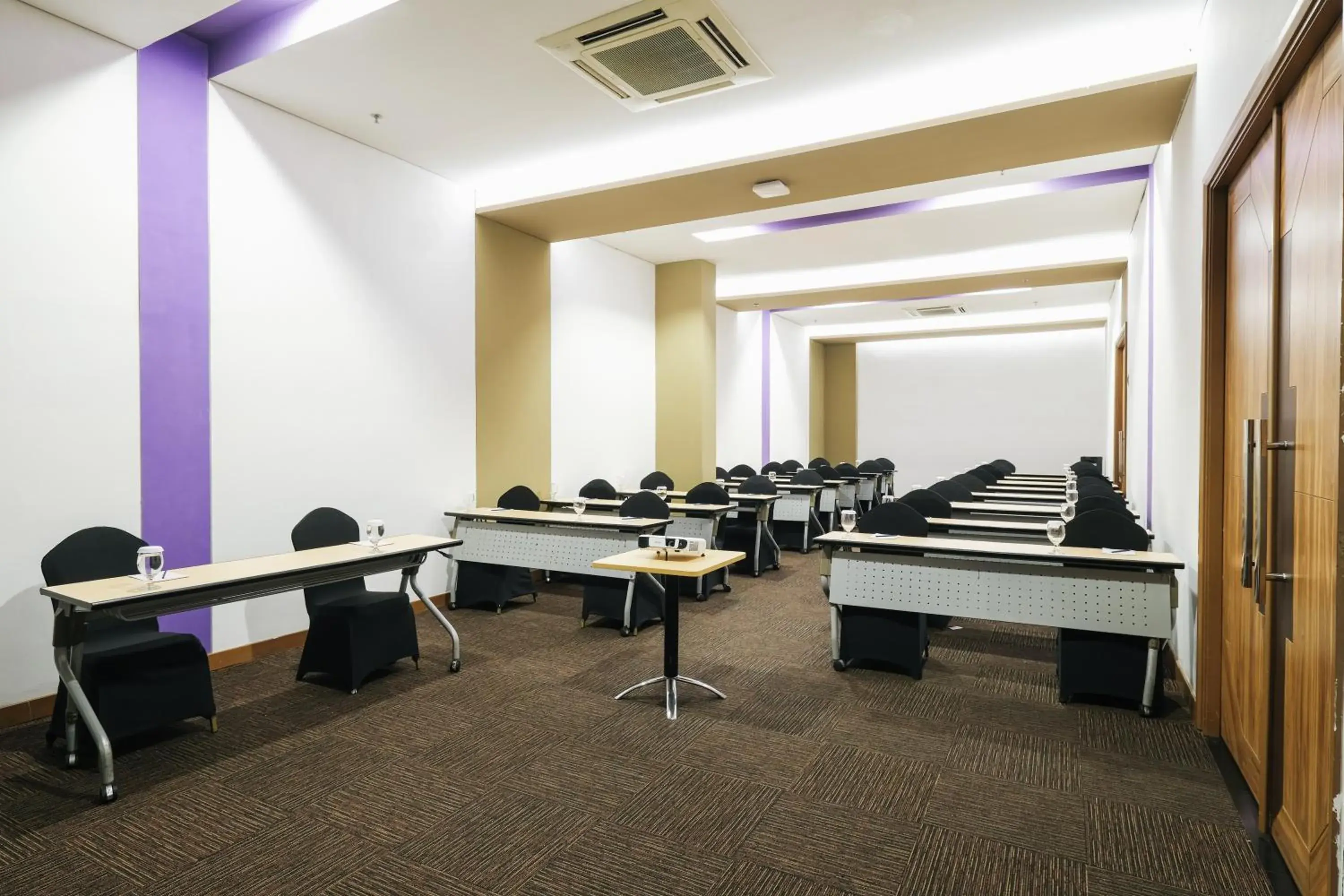 Meeting/conference room in Luminor Hotel Metro Indah - Bandung by WH