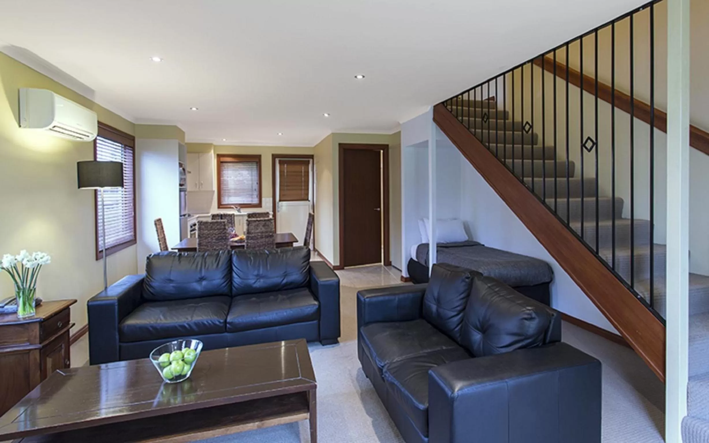 Living room in Best Western Colonial Village Motel