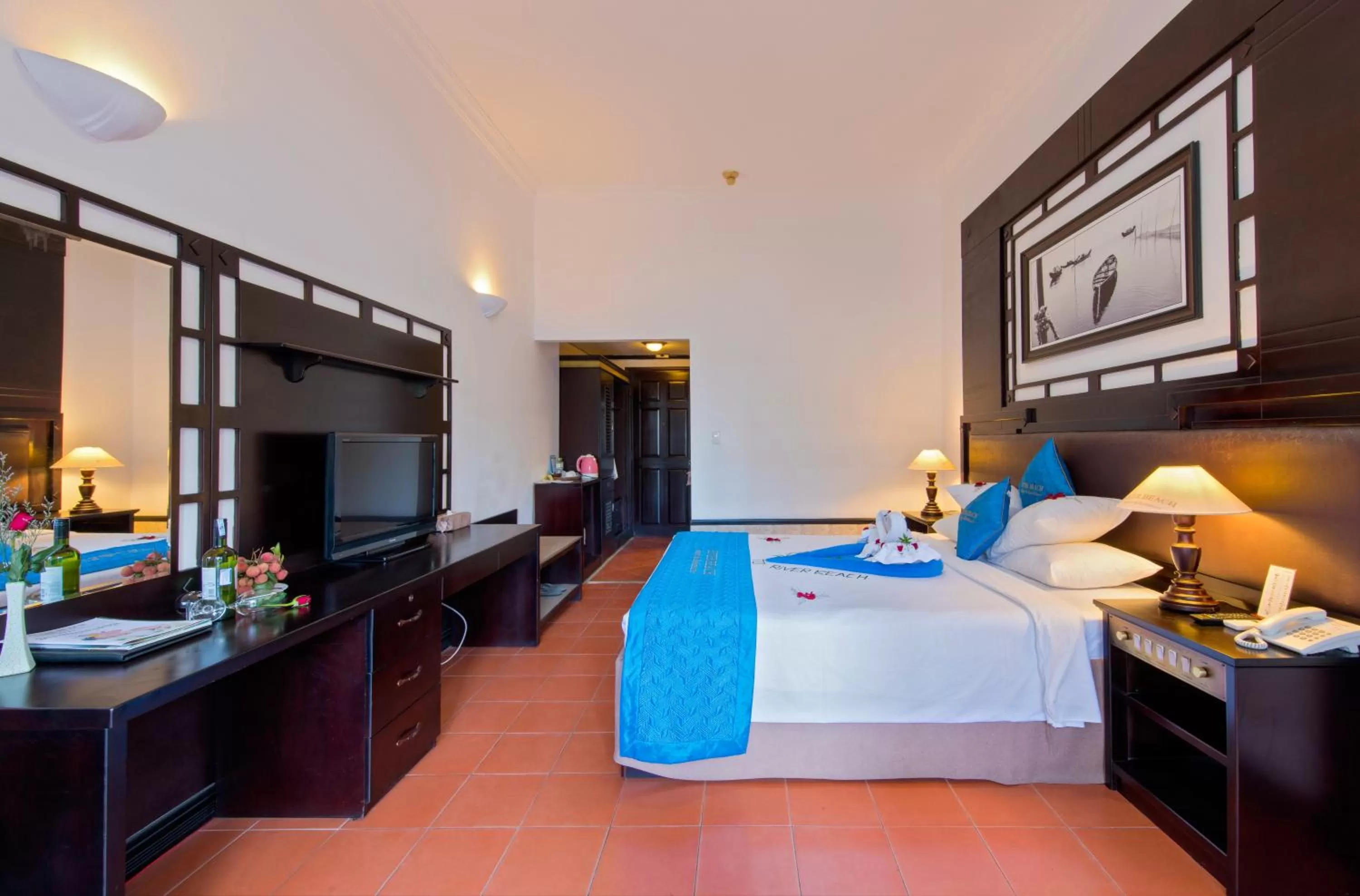 TV and multimedia, Bed in River Beach Resort & Residences