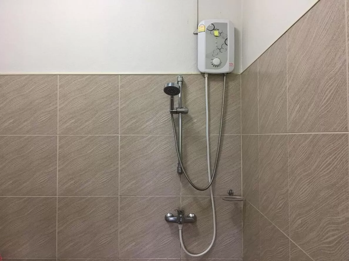 Bathroom in Khao Sok Hill Top Resort