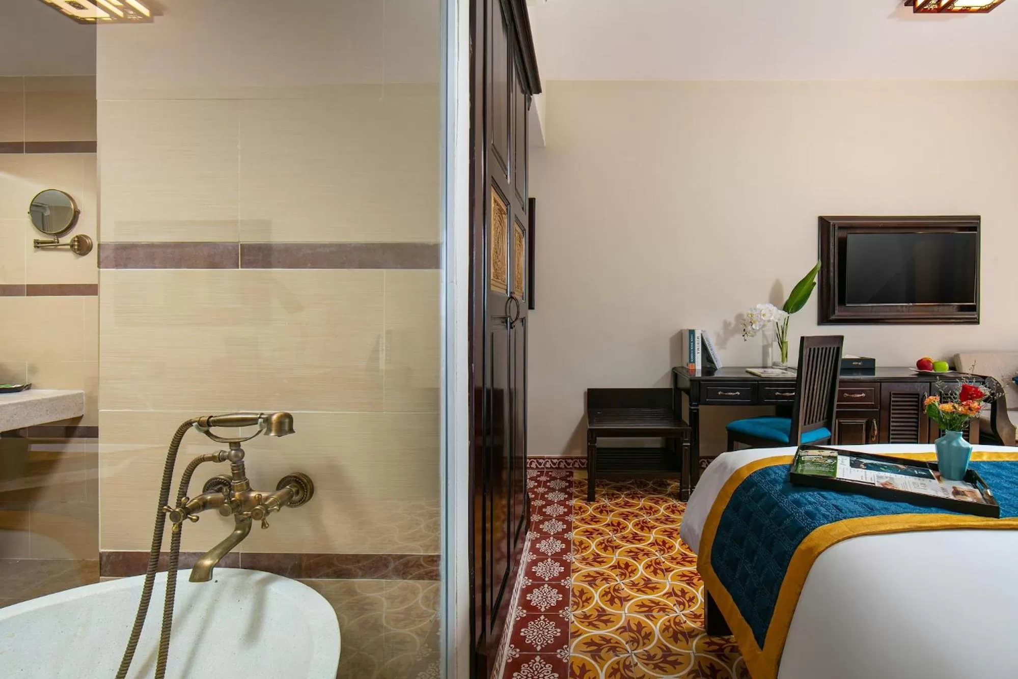 Bed in La Charm Hoi An Hotel & Spa