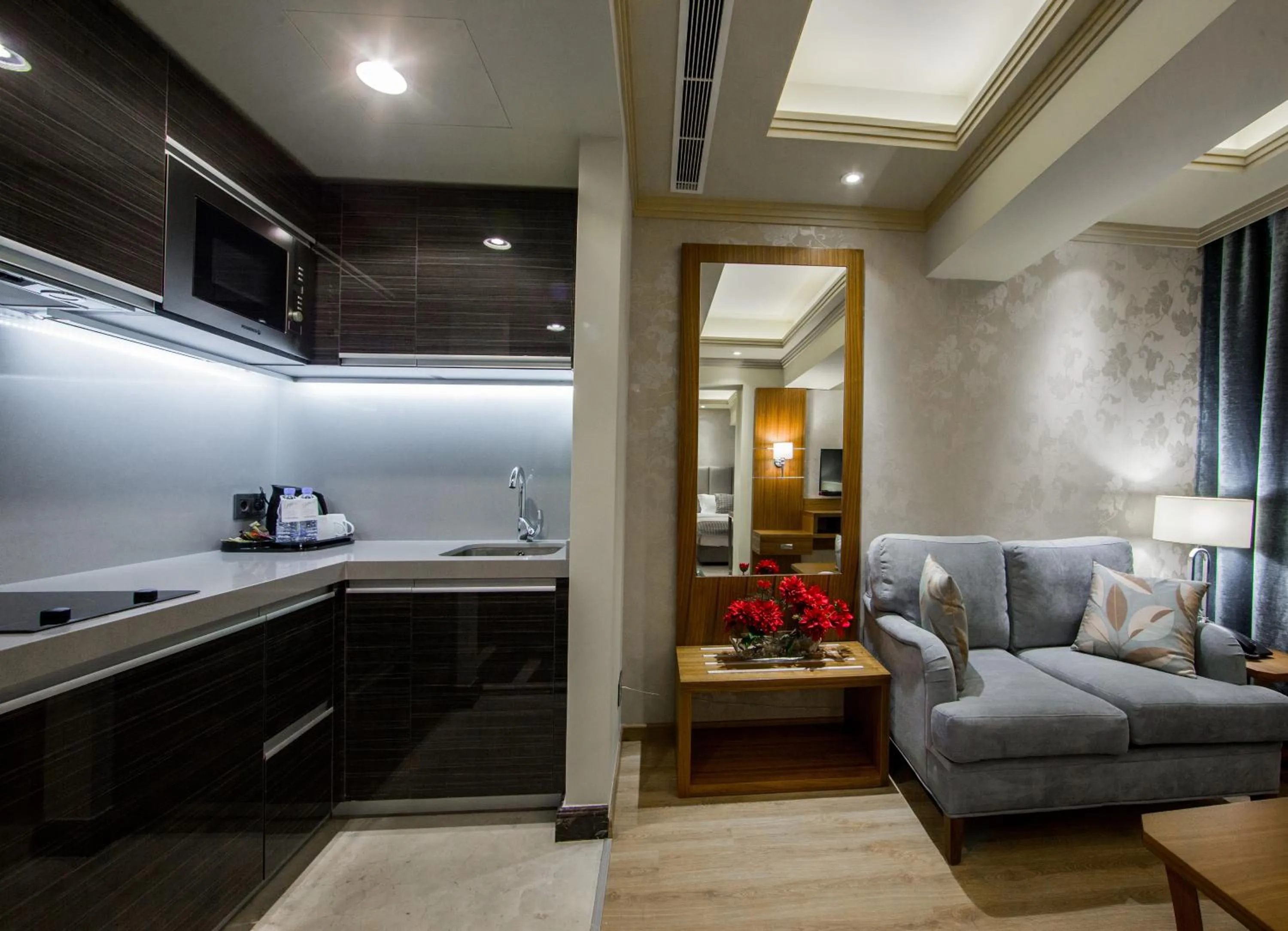 Food and drinks in Gems Hotel