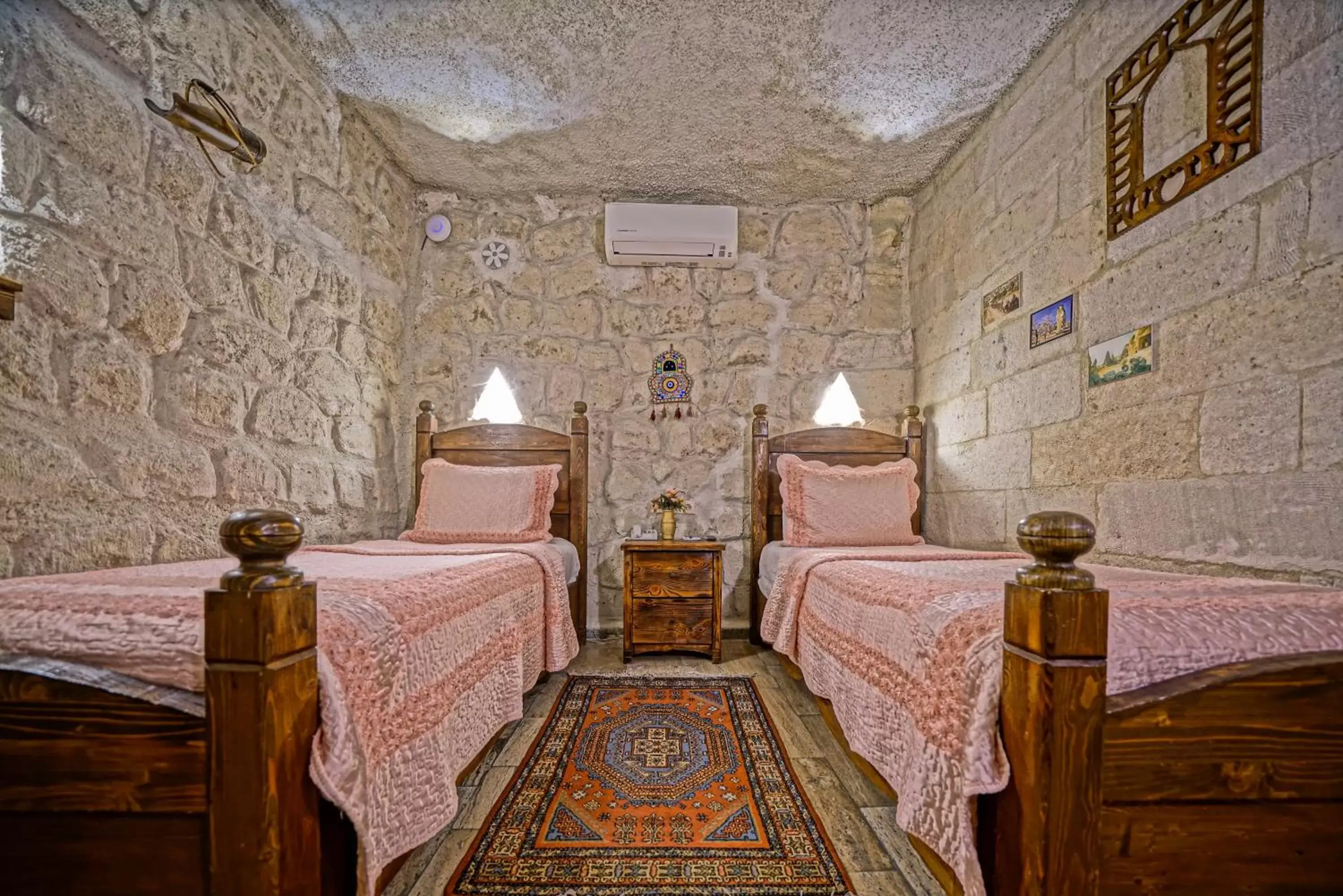 Bedroom in Maccan Cave Hotel