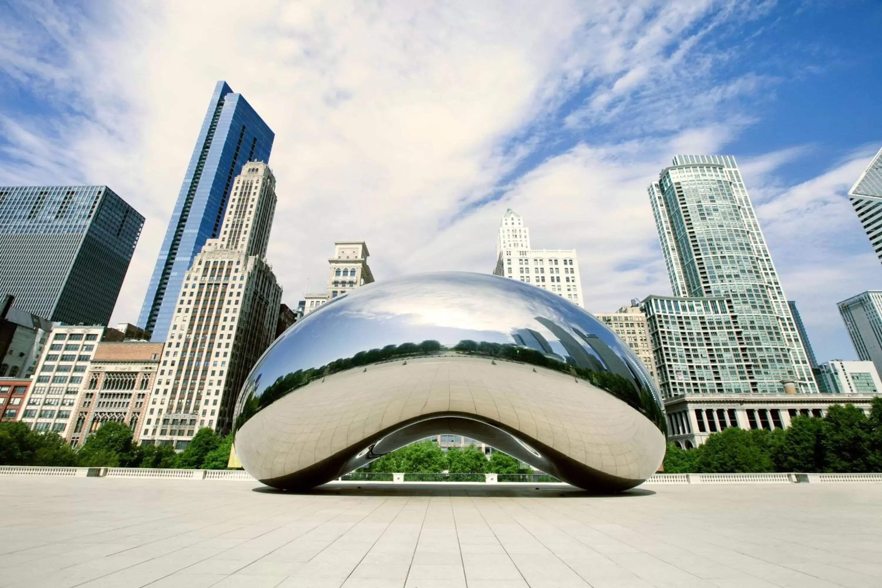 Nearby landmark, Property Building in Fairmont Chicago Millennium Park