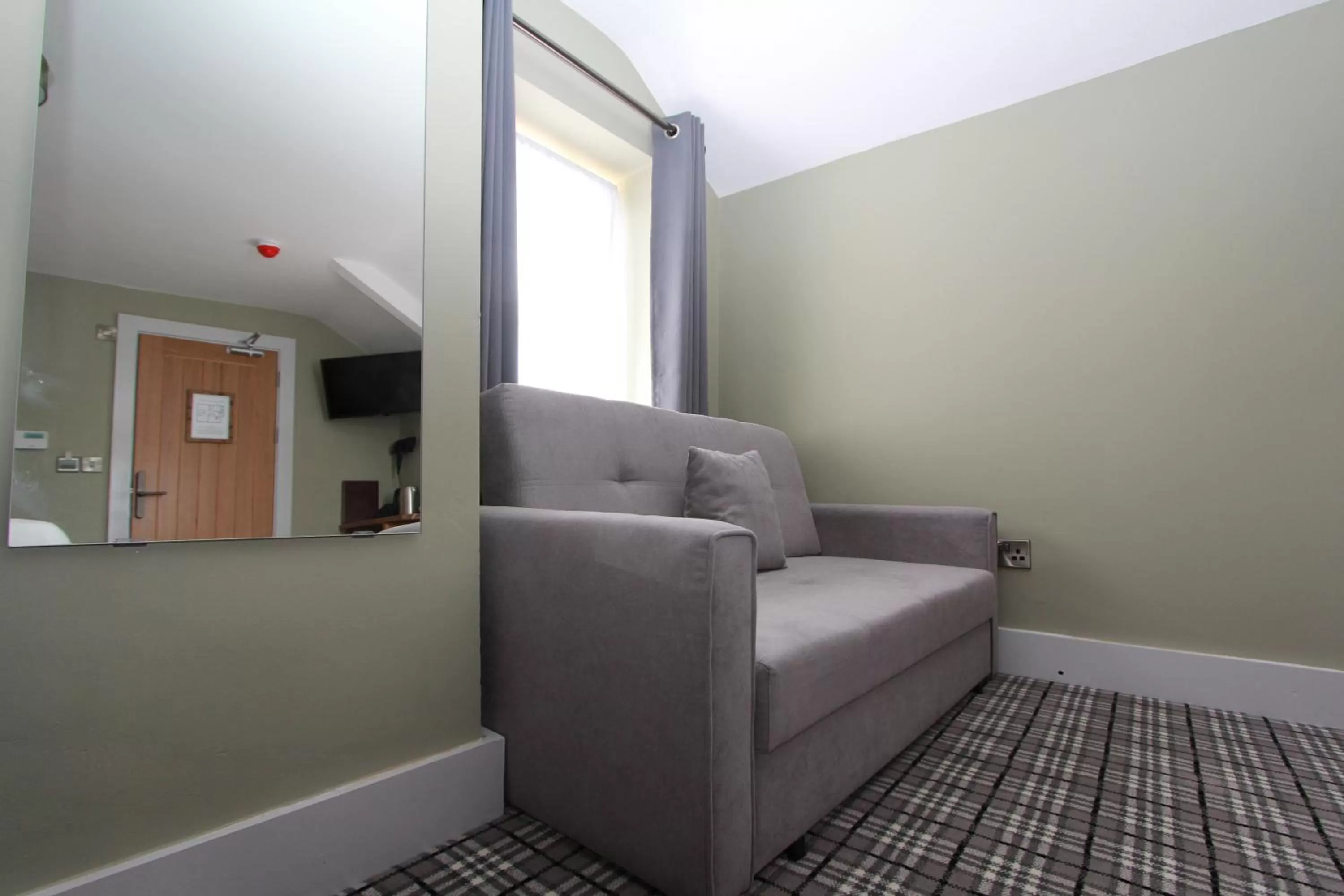 Seating area in Tyr Winch