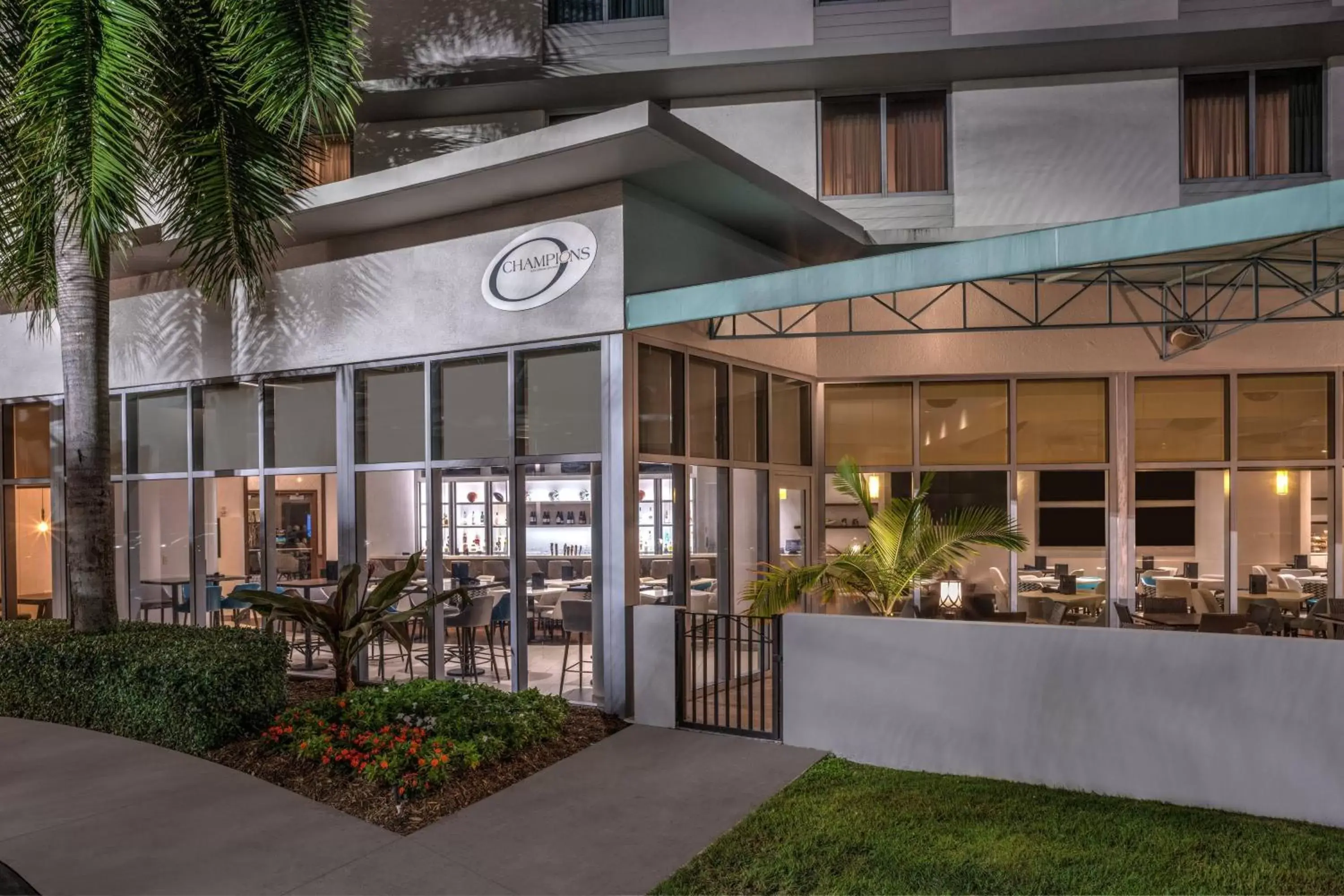 Restaurant/places to eat, Property Building in Courtyard by Marriott Miami Airport
